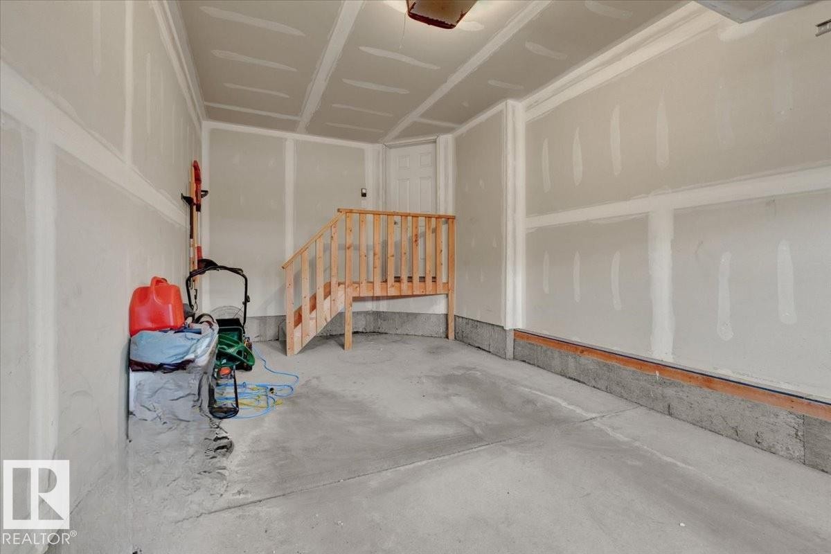 Edmonton, AB - Indoor