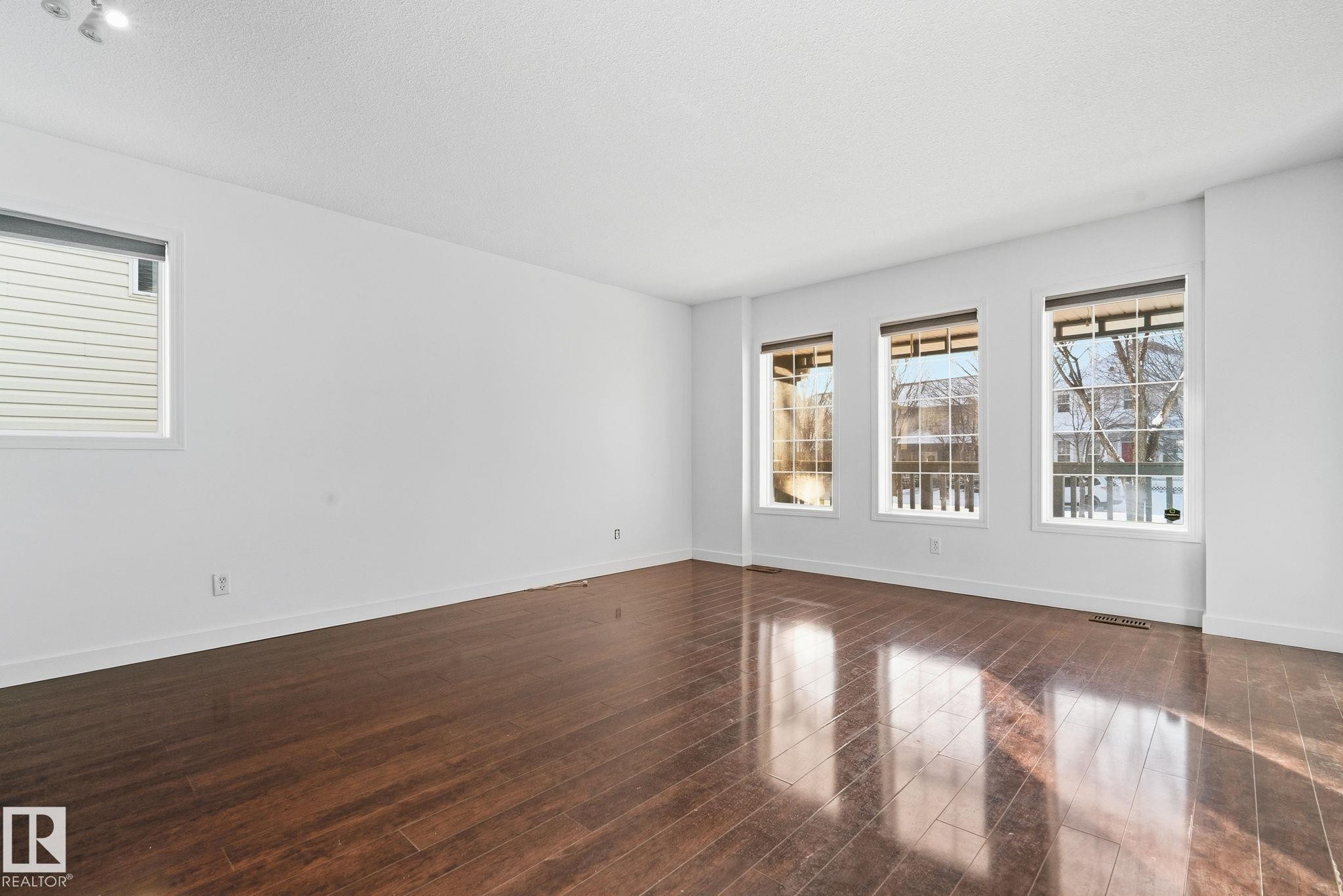 1873 Towne Centre Boulevard, Edmonton, AB - Indoor Photo Showing Other Room