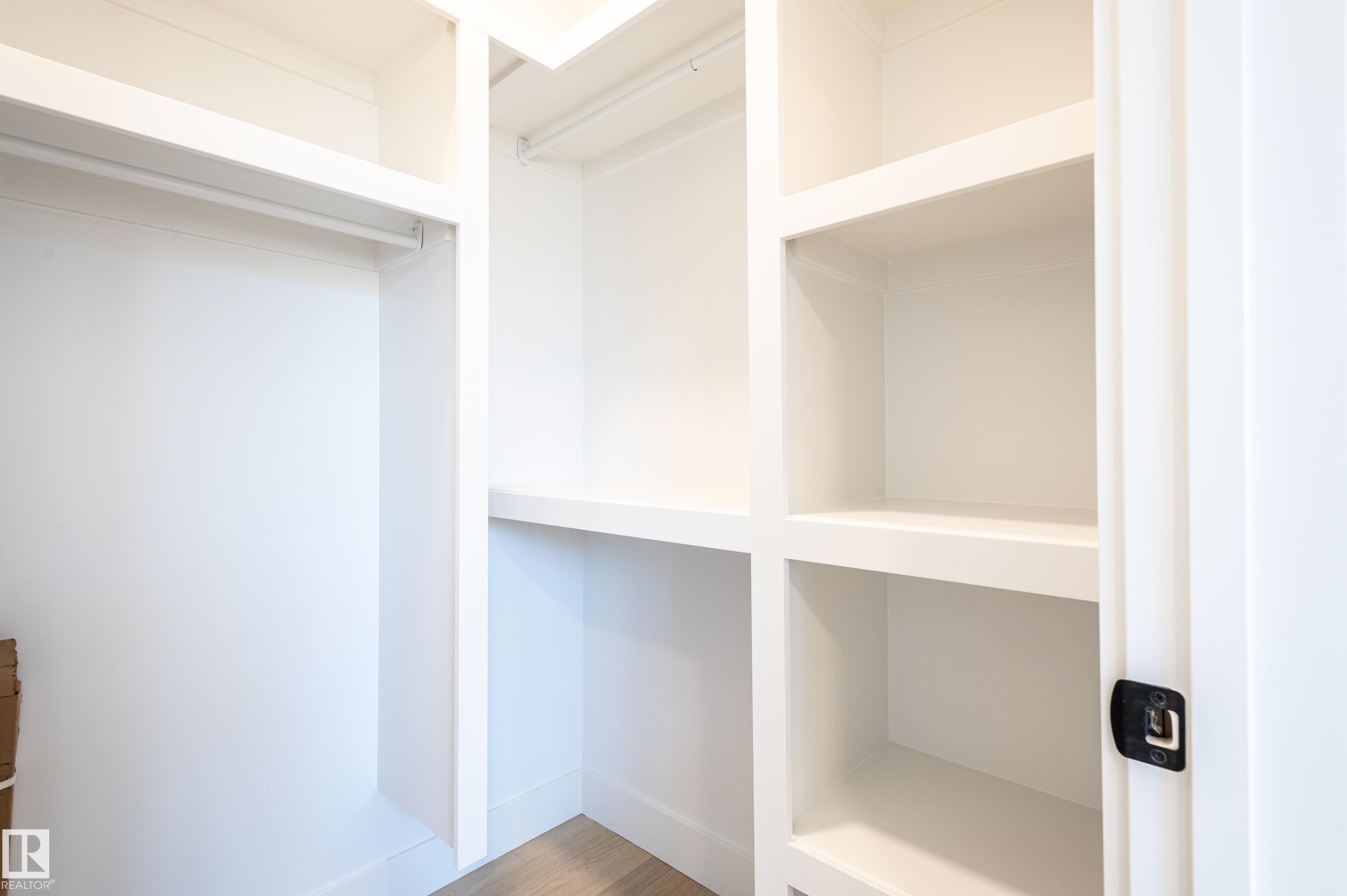 6229 Hampton Gray Avenue, Edmonton, AB - Indoor