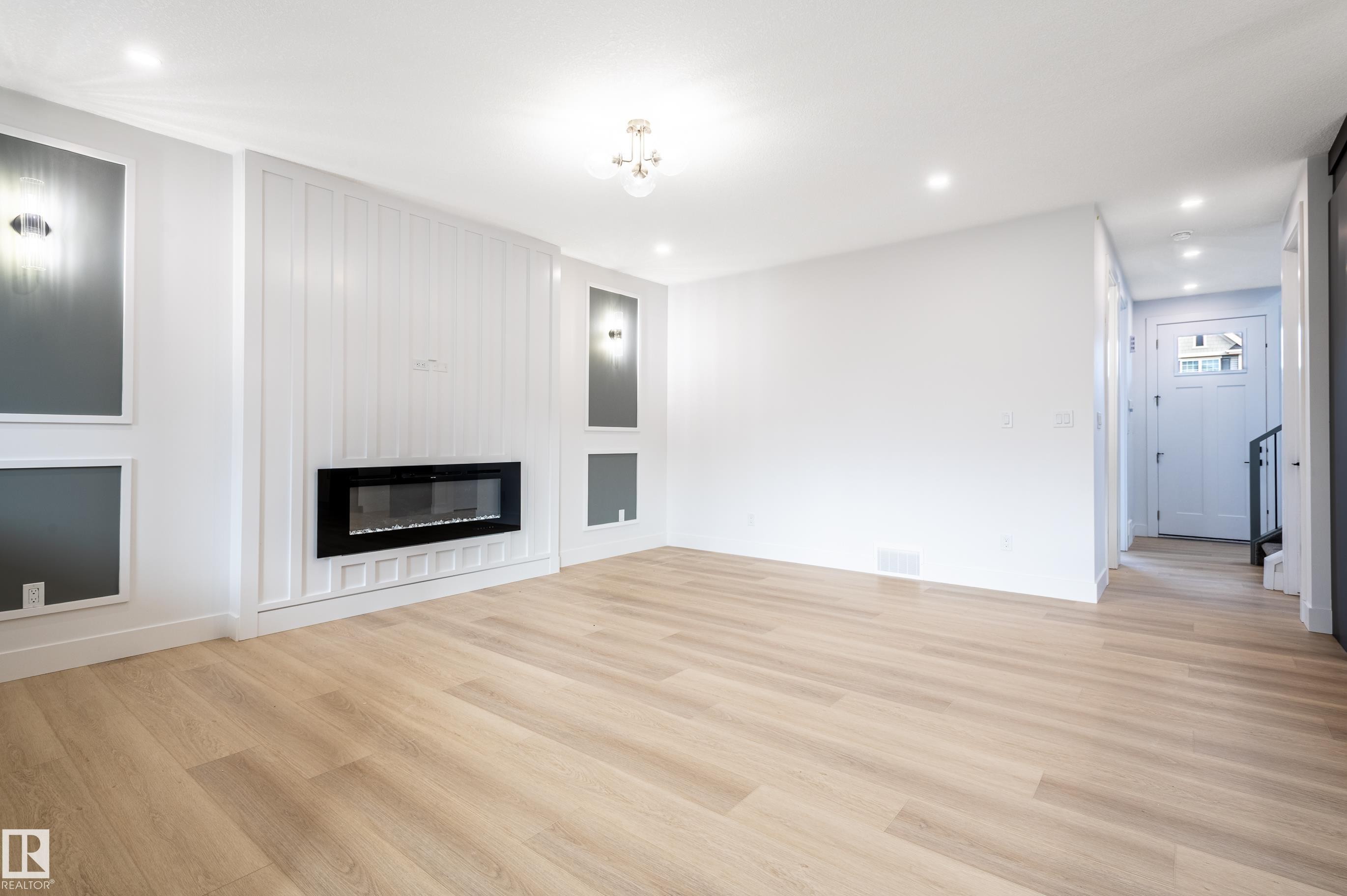 6229 Hampton Gray Avenue, Edmonton, AB - Indoor Photo Showing Living Room With Fireplace