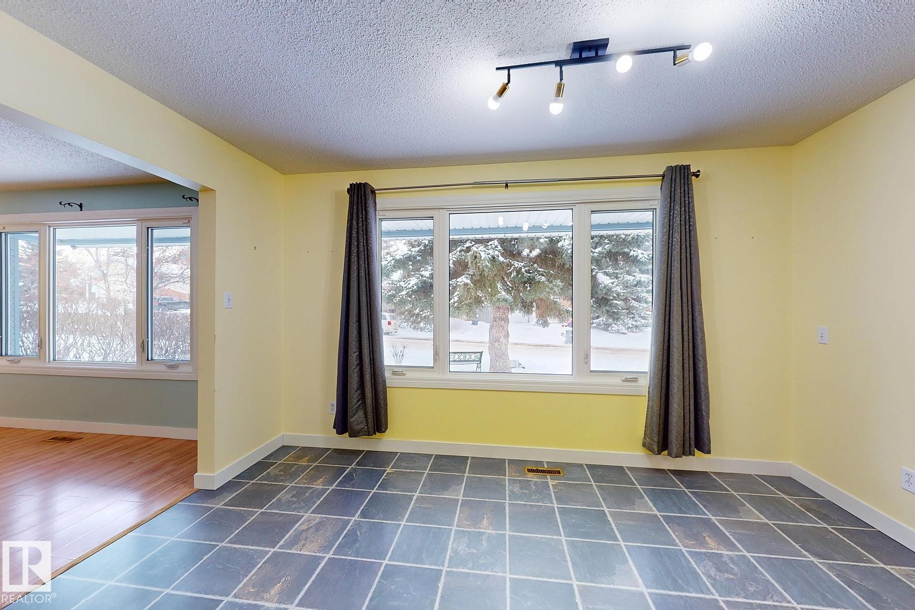 131 Garland Crescent, Sherwood Park, AB - Indoor Photo Showing Bedroom