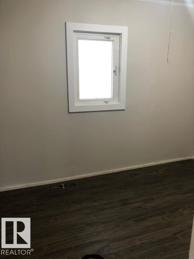 5209 50A Street, Willingdon, AB - Indoor Photo Showing Other Room