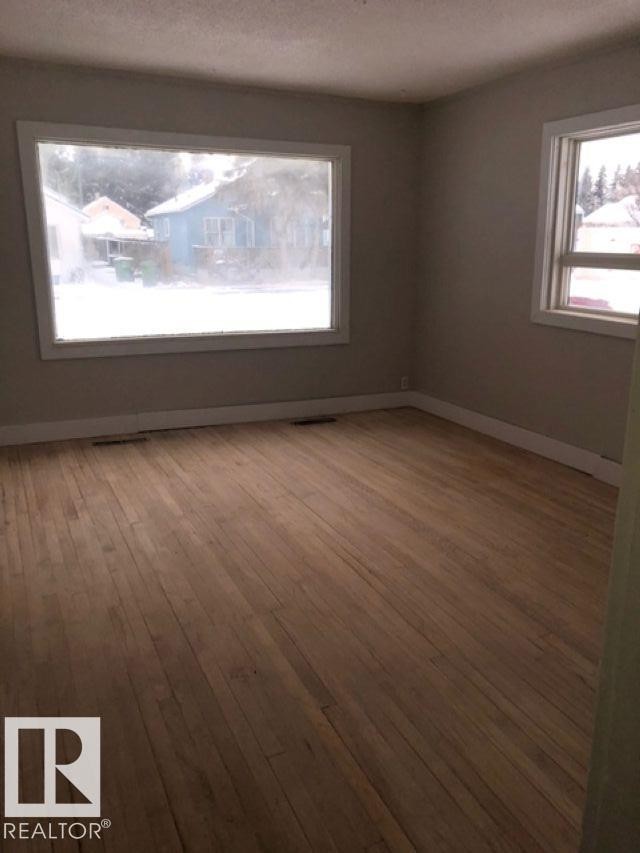 5209 50A Street, Willingdon, AB - Indoor Photo Showing Other Room