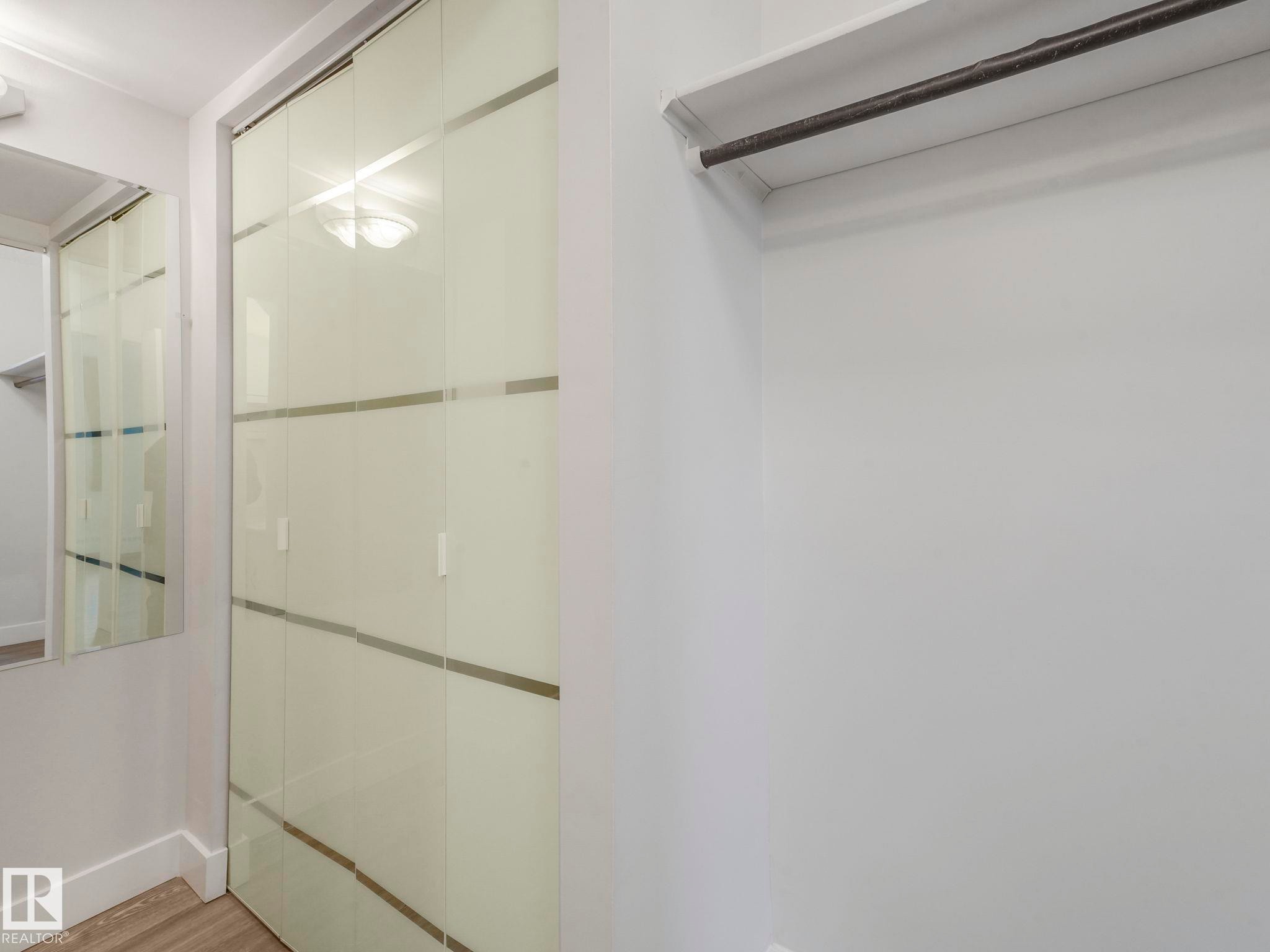 406 10125 109 Street, Edmonton, AB - Indoor