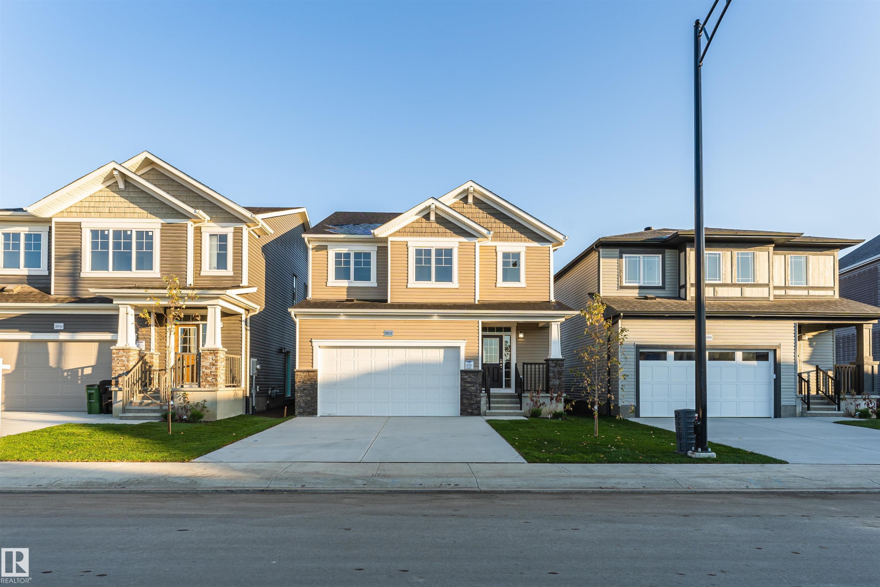 20512 22 Avenue, Edmonton, AB - Outdoor With Facade