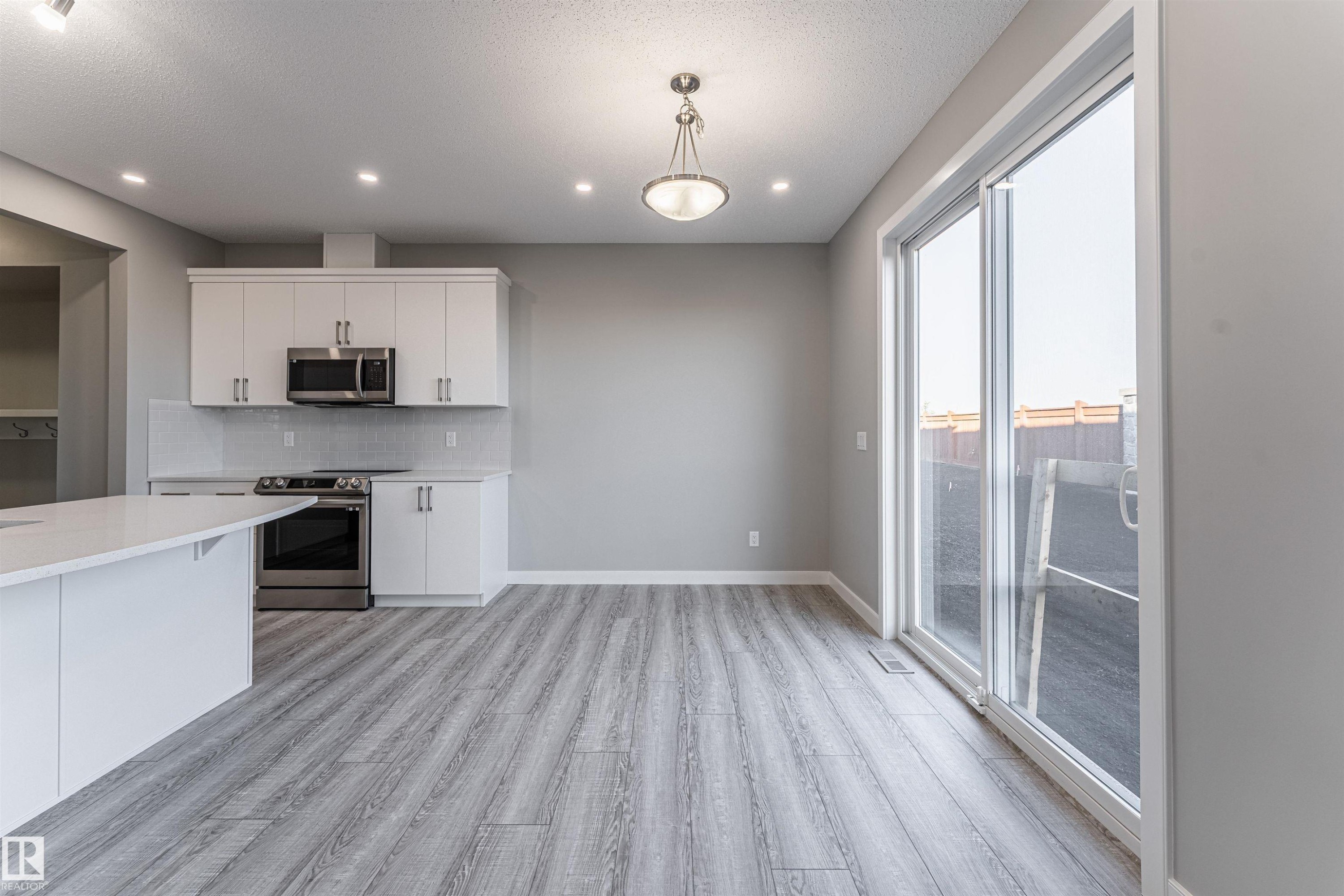 20512 22 Avenue, Edmonton, AB - Indoor Photo Showing Kitchen