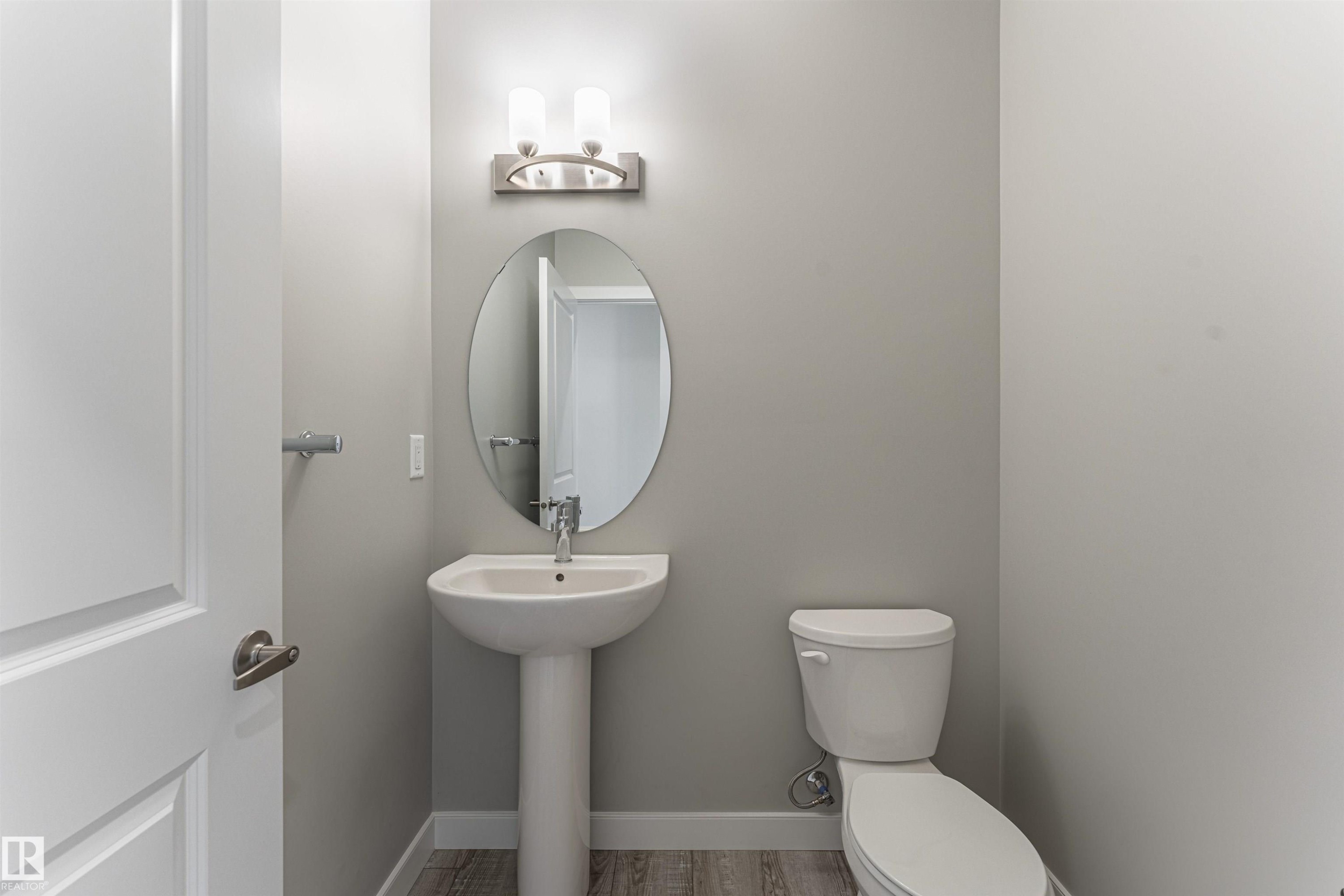 20512 22 Avenue, Edmonton, AB - Indoor Photo Showing Bathroom