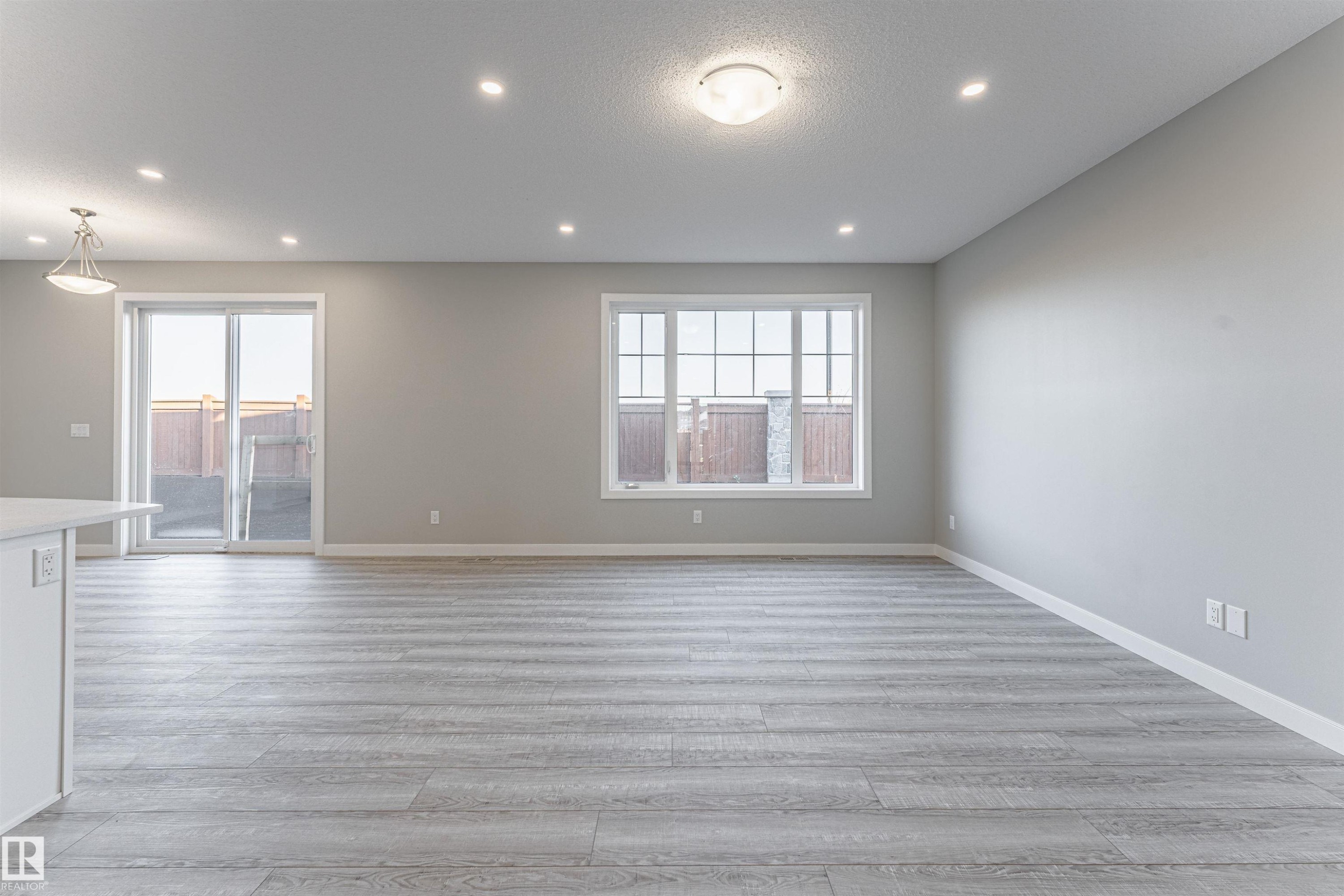 20512 22 Avenue, Edmonton, AB - Indoor Photo Showing Other Room