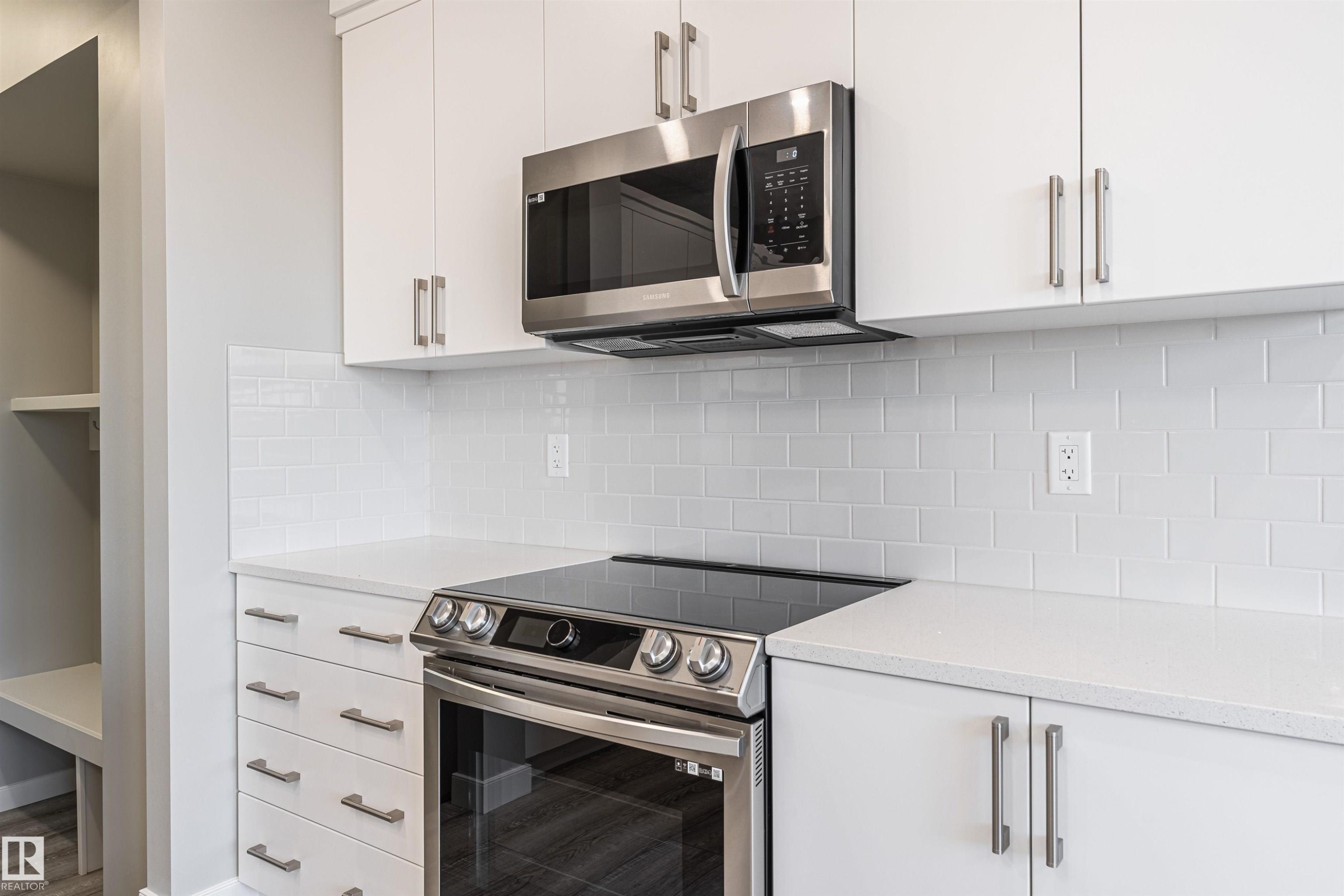 20512 22 Avenue, Edmonton, AB - Indoor Photo Showing Kitchen