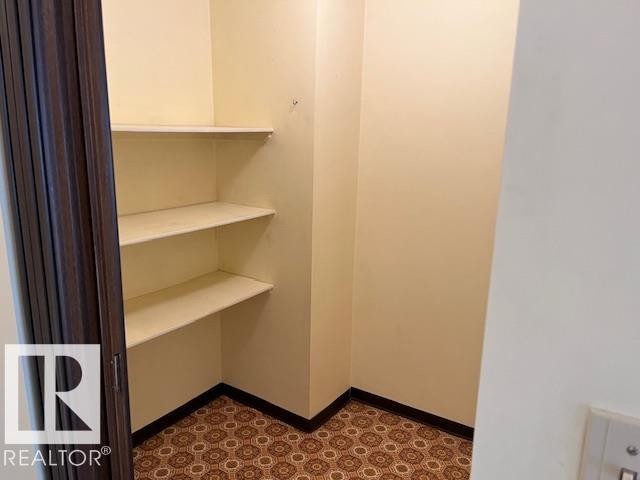 206 8149 111 Street, Edmonton, AB - Indoor