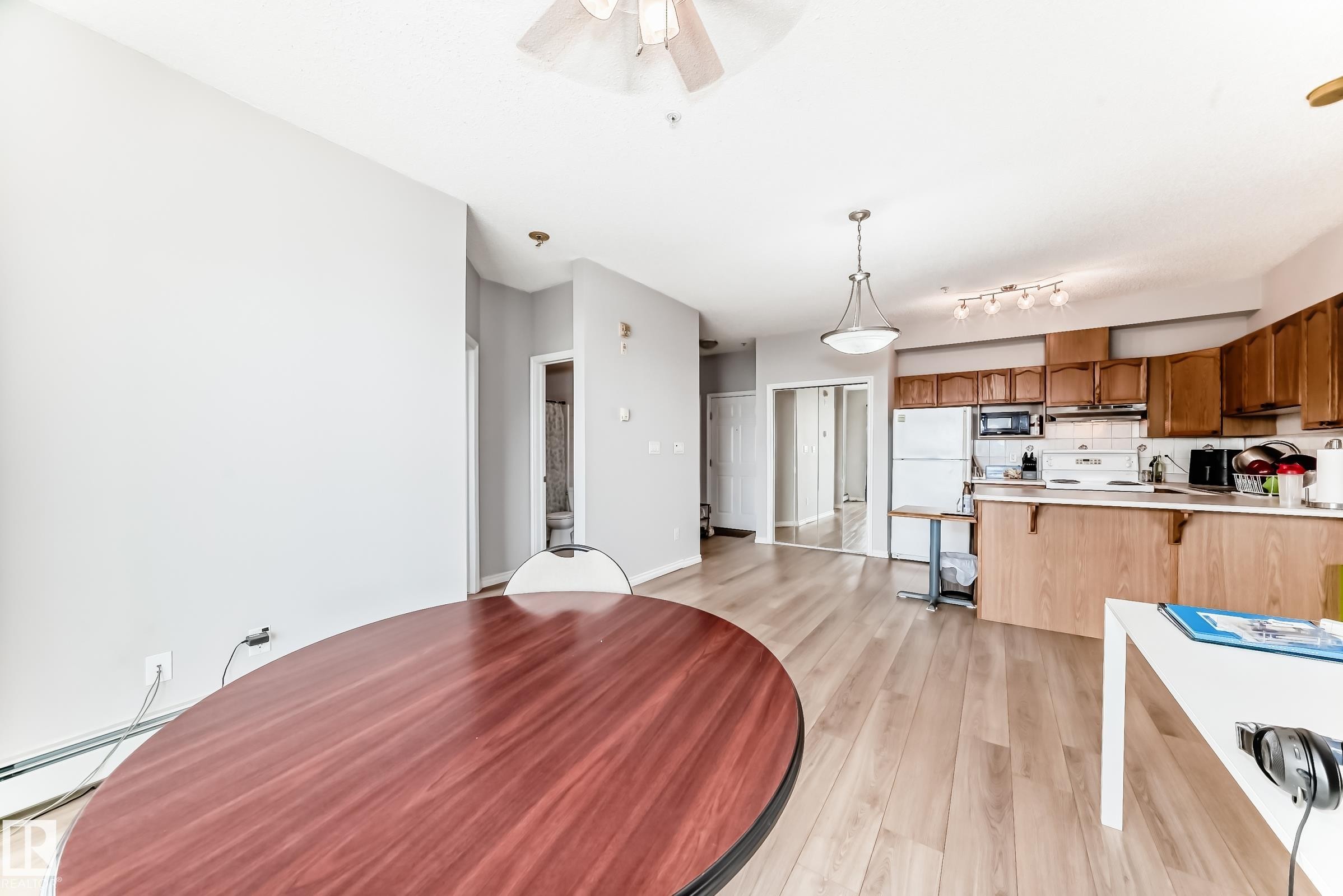 307 10118 95 Street, Edmonton, AB - Indoor Photo Showing Kitchen