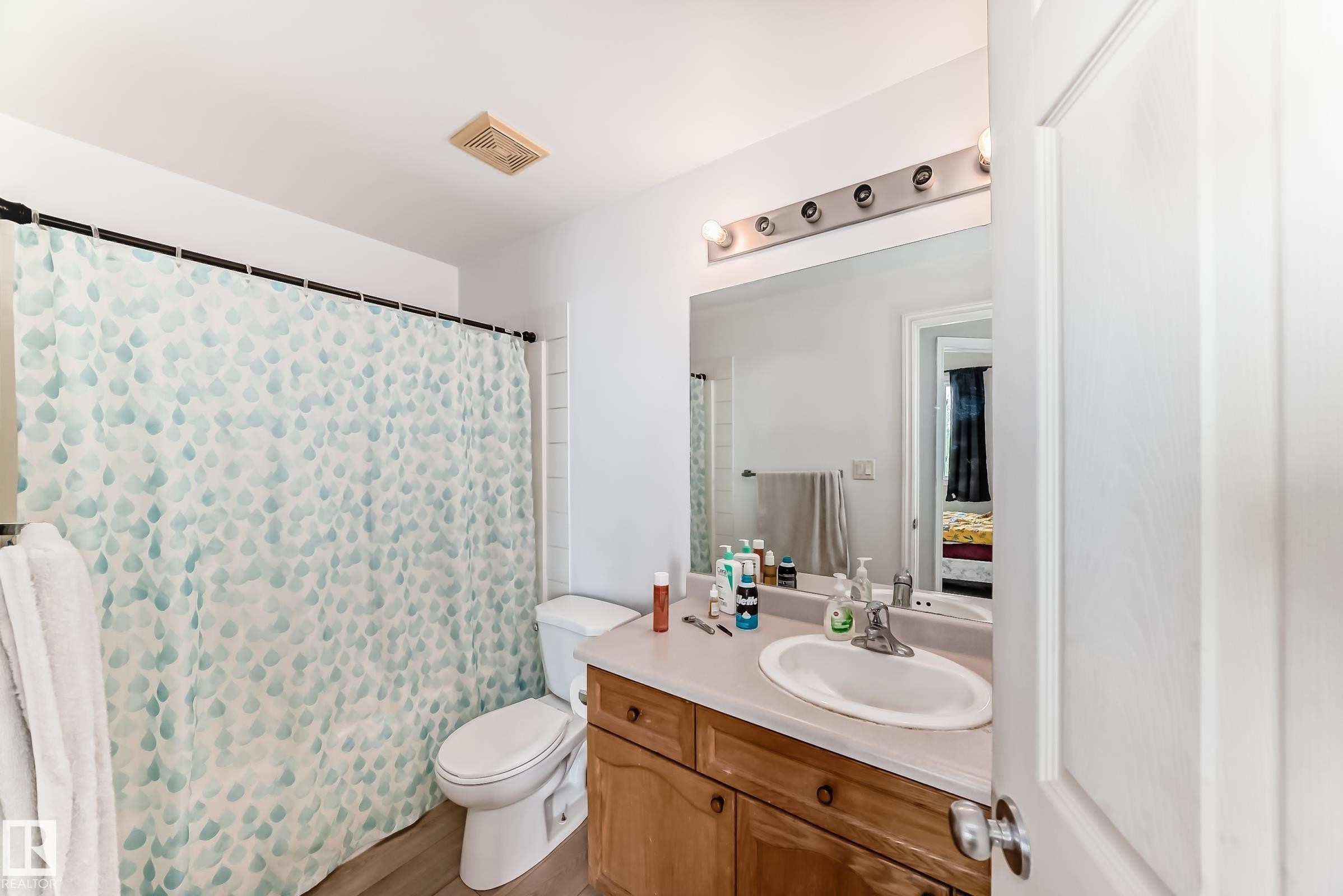 307 10118 95 Street, Edmonton, AB - Indoor Photo Showing Bathroom