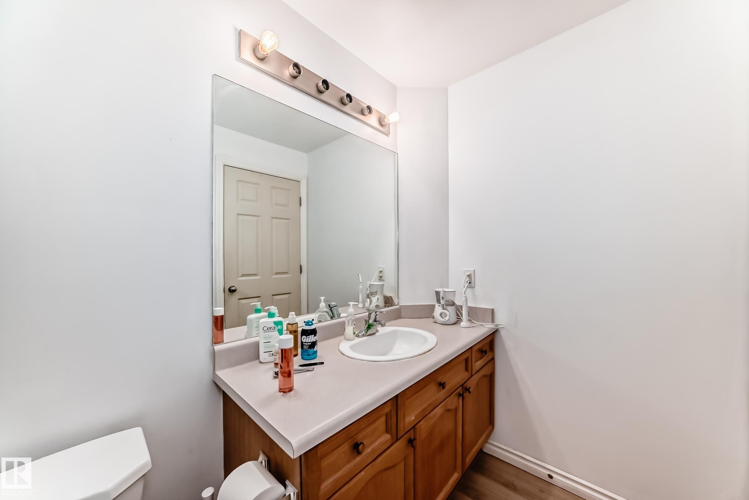 307 10118 95 Street, Edmonton, AB - Indoor Photo Showing Bathroom