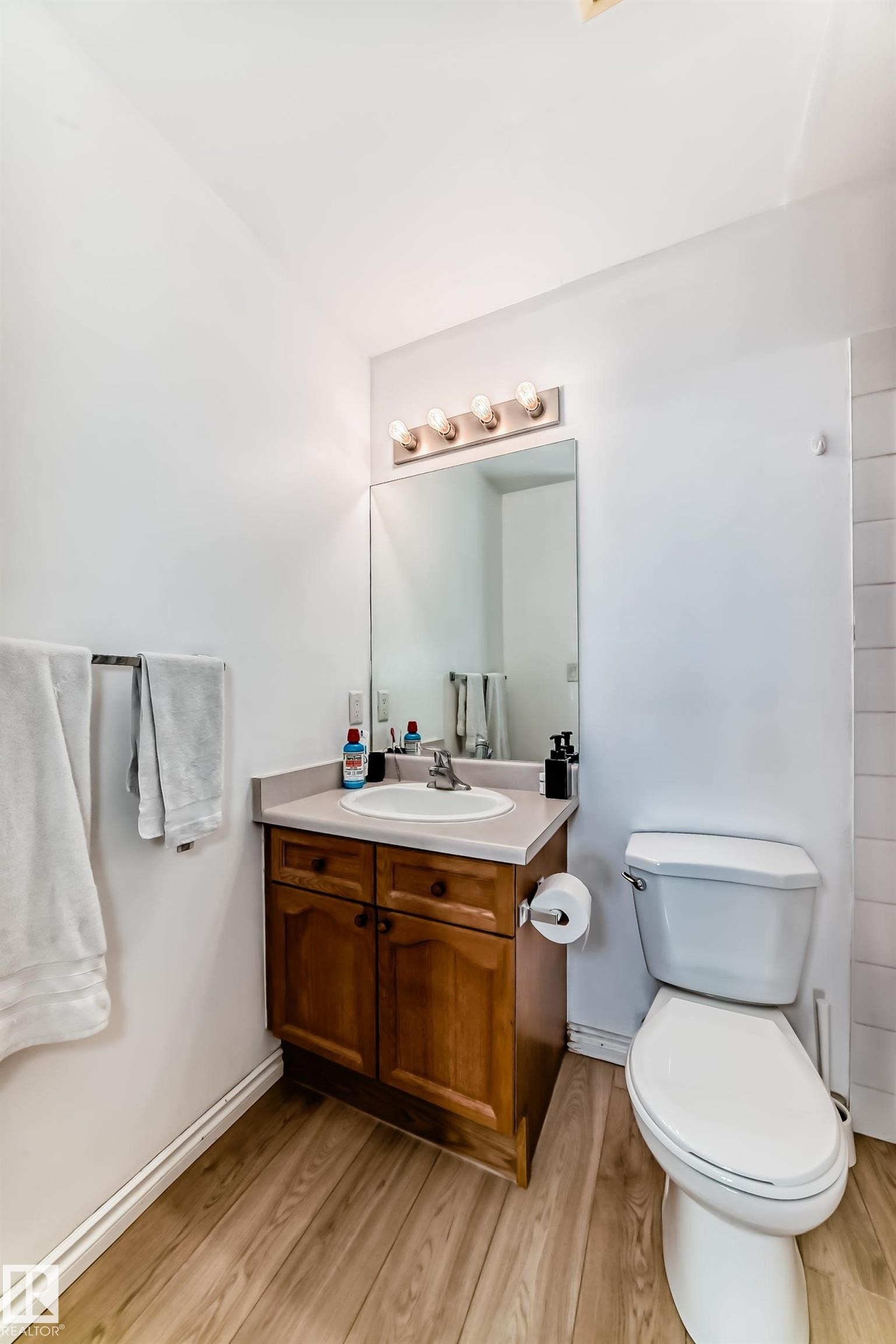 307 10118 95 Street, Edmonton, AB - Indoor Photo Showing Bathroom