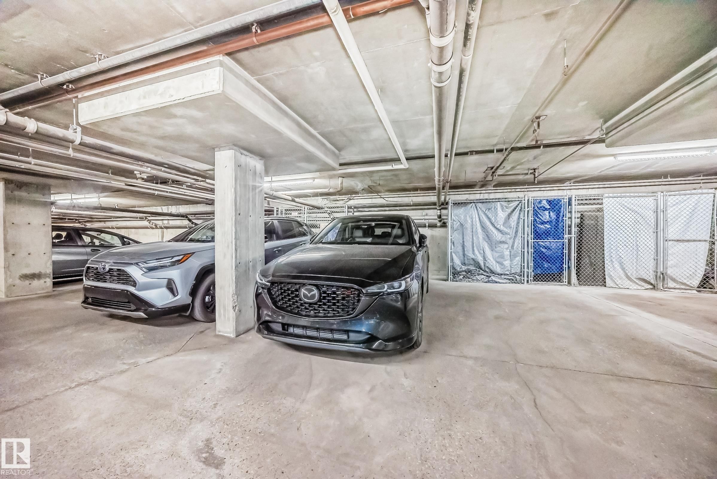 307 10118 95 Street, Edmonton, AB - Indoor Photo Showing Garage