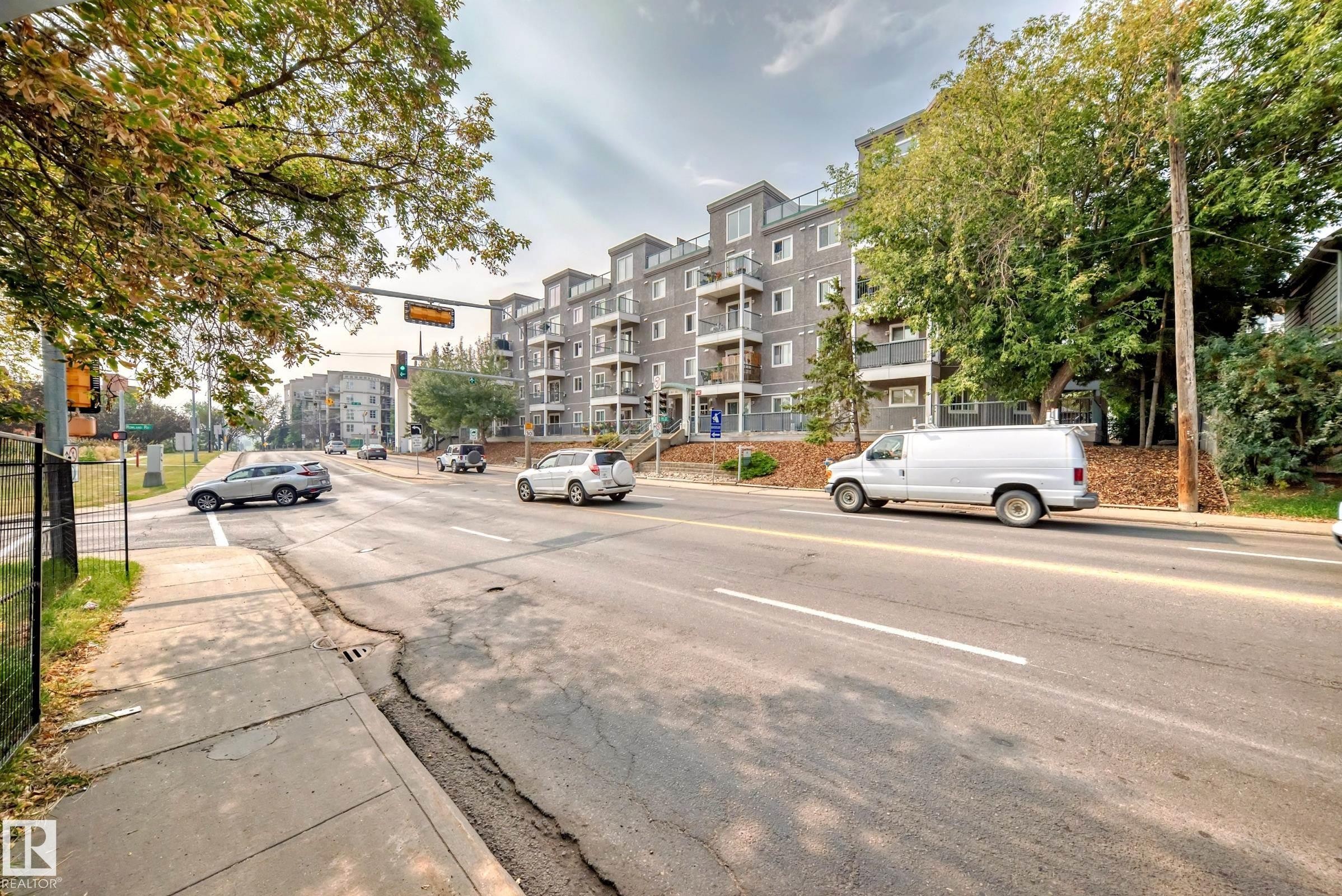 307 10118 95 Street, Edmonton, AB - Outdoor