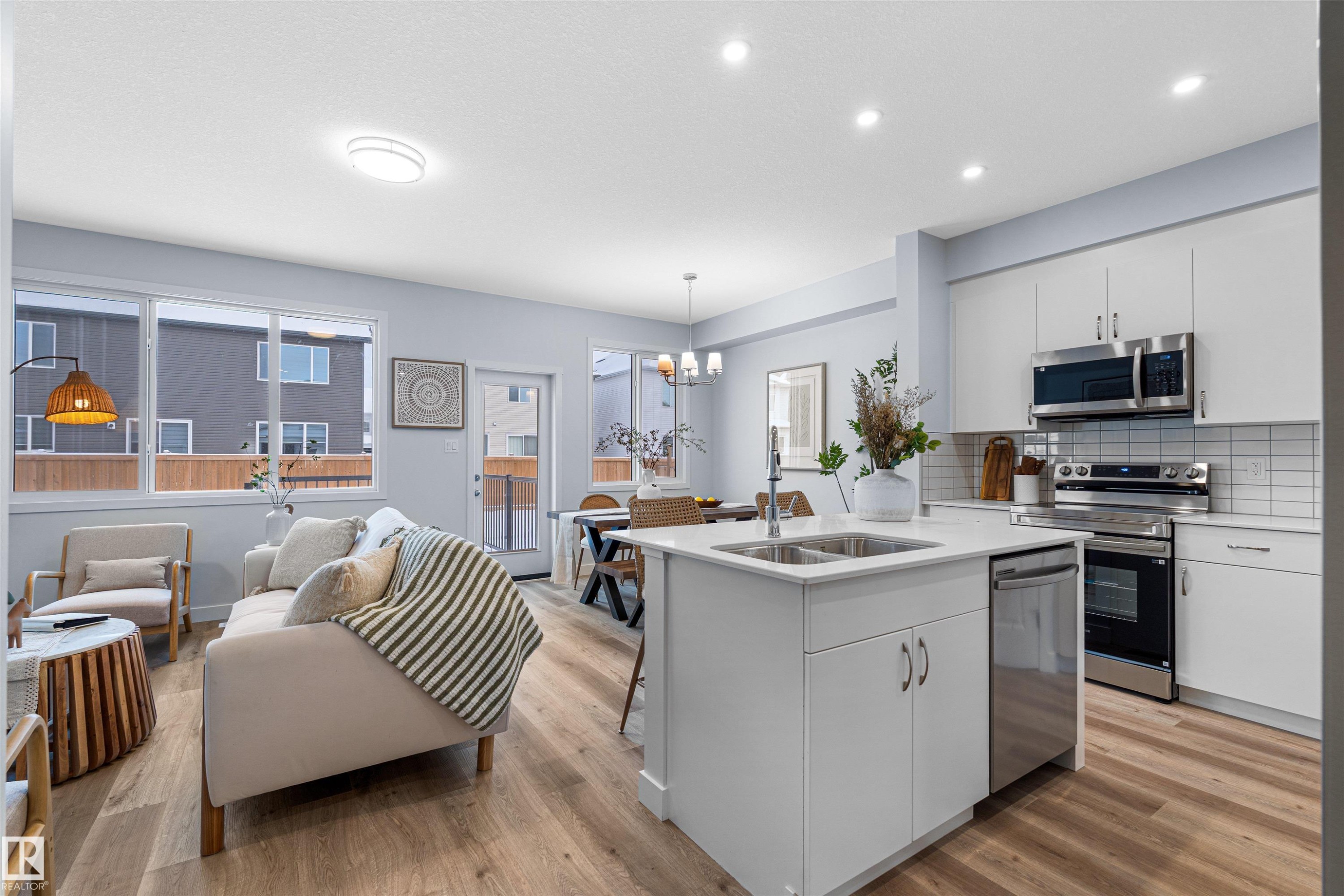 2013 209A Street, Edmonton, AB - Indoor Photo Showing Kitchen With Double Sink