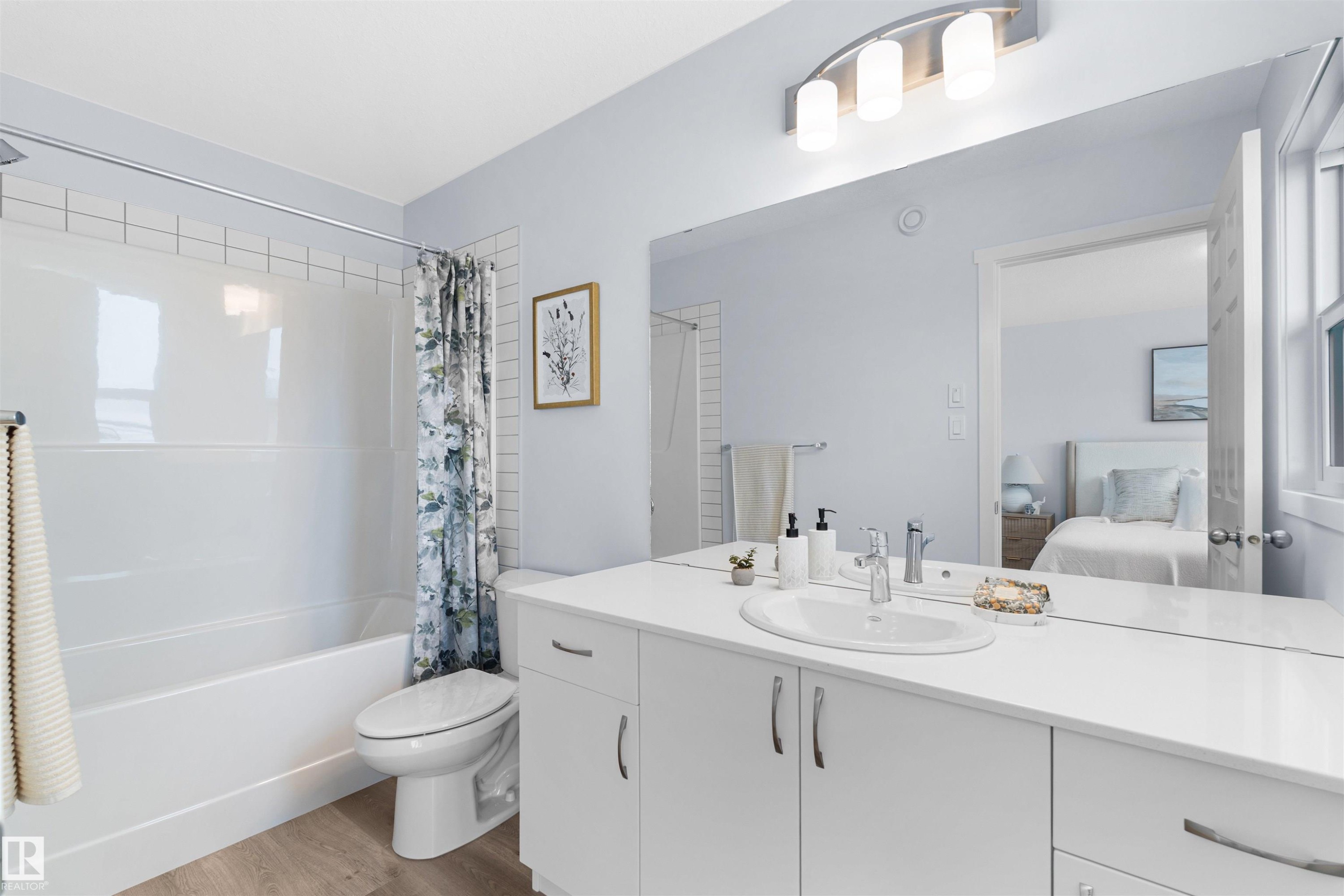 2013 209A Street, Edmonton, AB - Indoor Photo Showing Bathroom