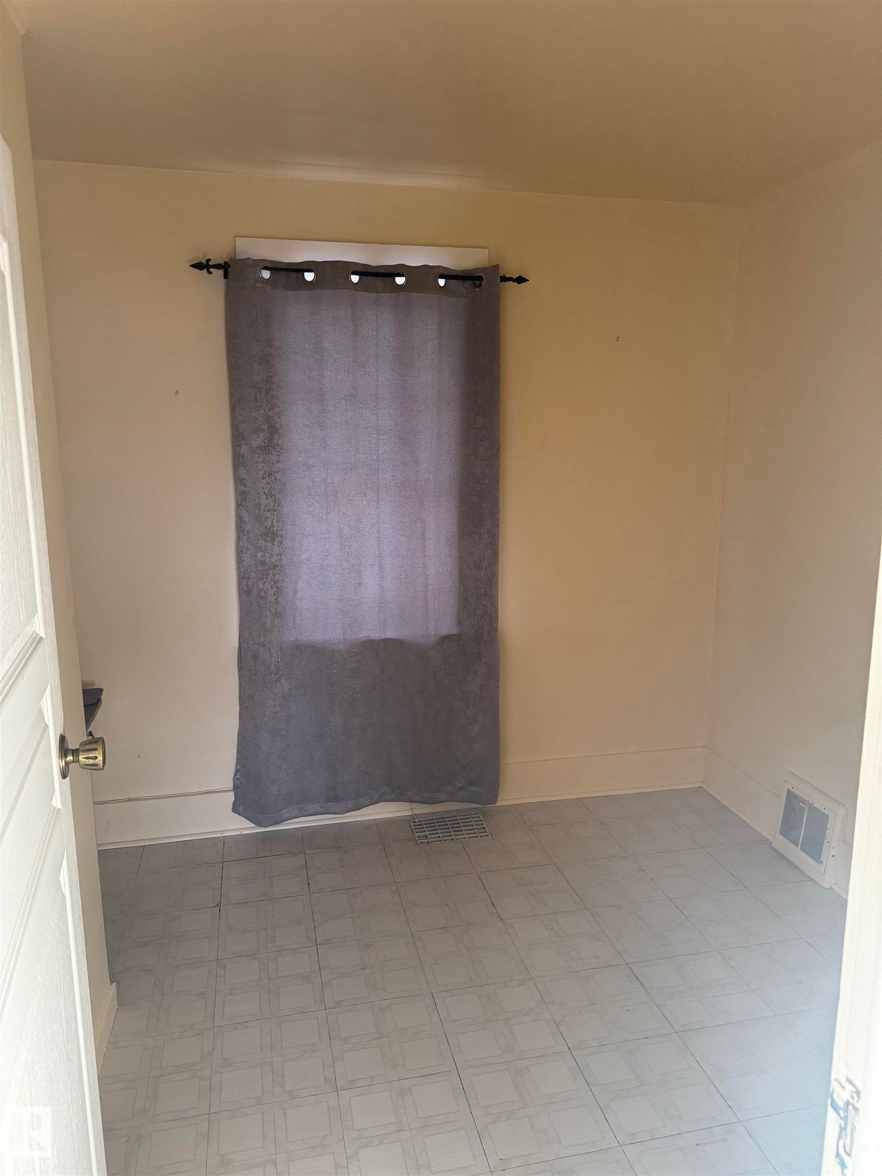 5209 49 Avenue, Vegreville, AB - Indoor Photo Showing Other Room