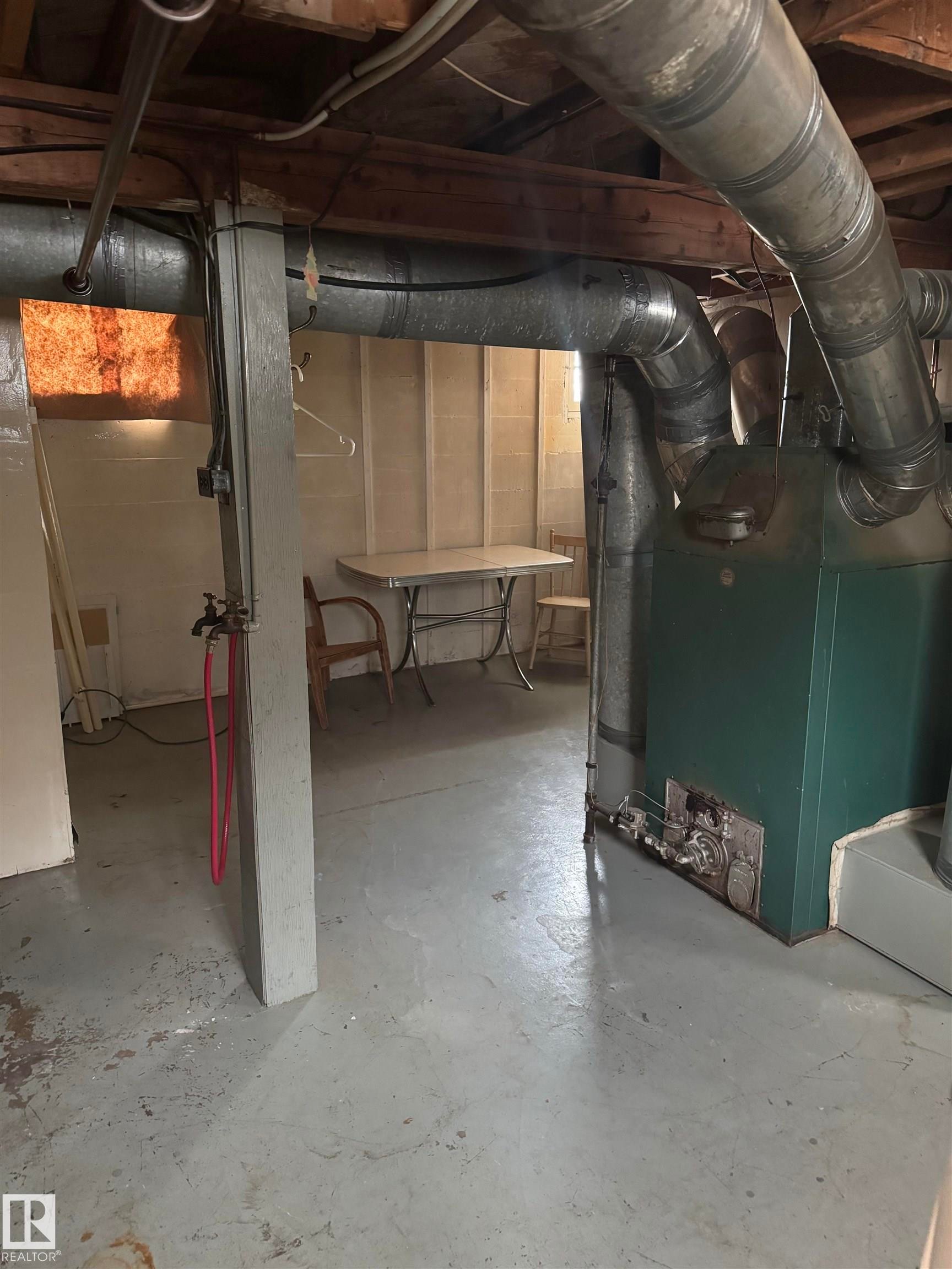 5209 49 Avenue, Vegreville, AB - Indoor Photo Showing Basement