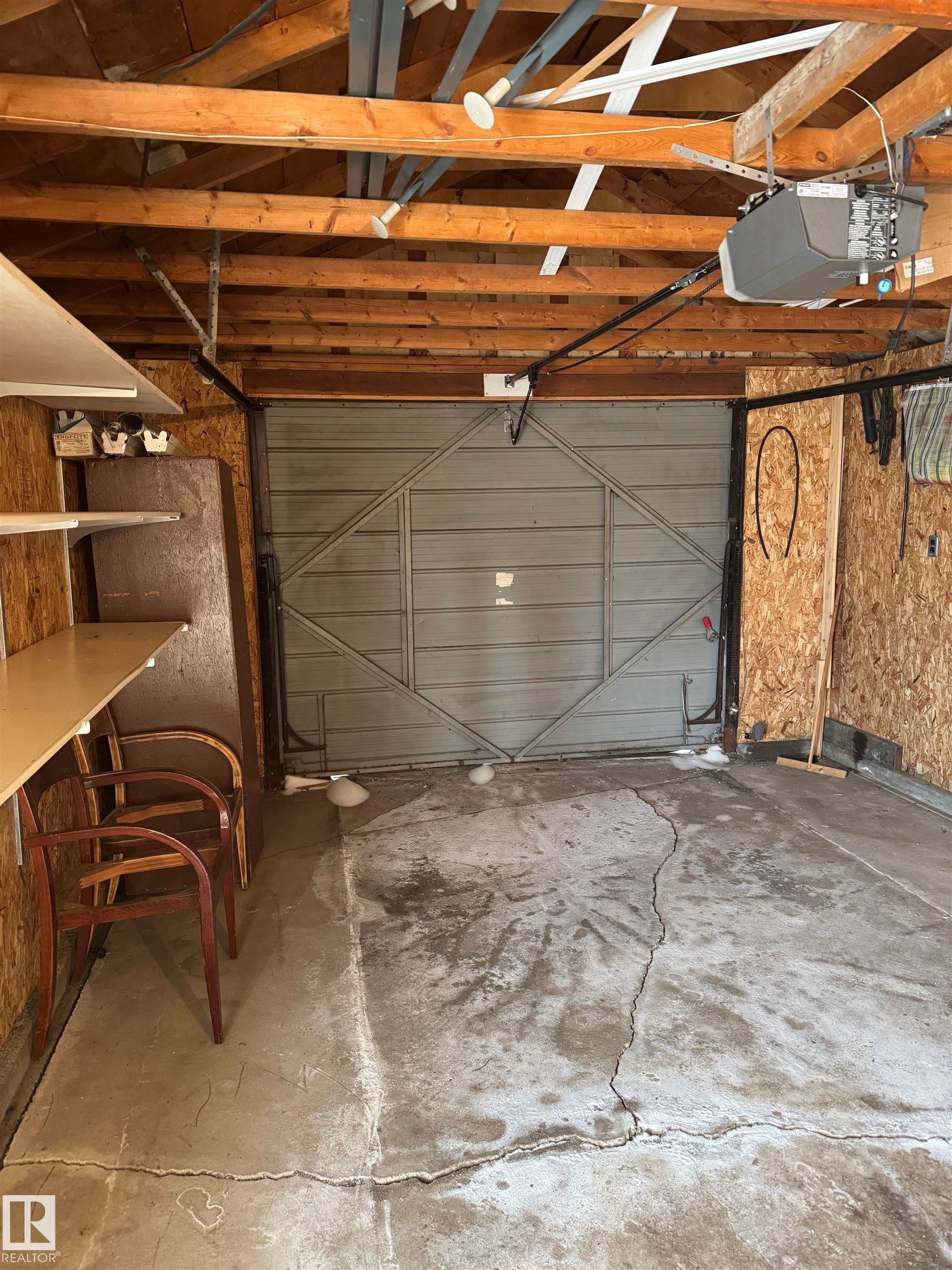 5209 49 Avenue, Vegreville, AB - Indoor Photo Showing Garage
