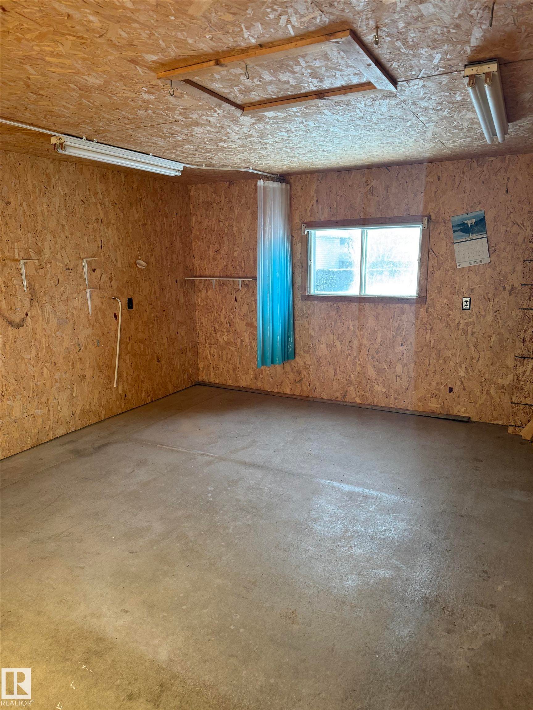 5209 49 Avenue, Vegreville, AB - Indoor Photo Showing Other Room