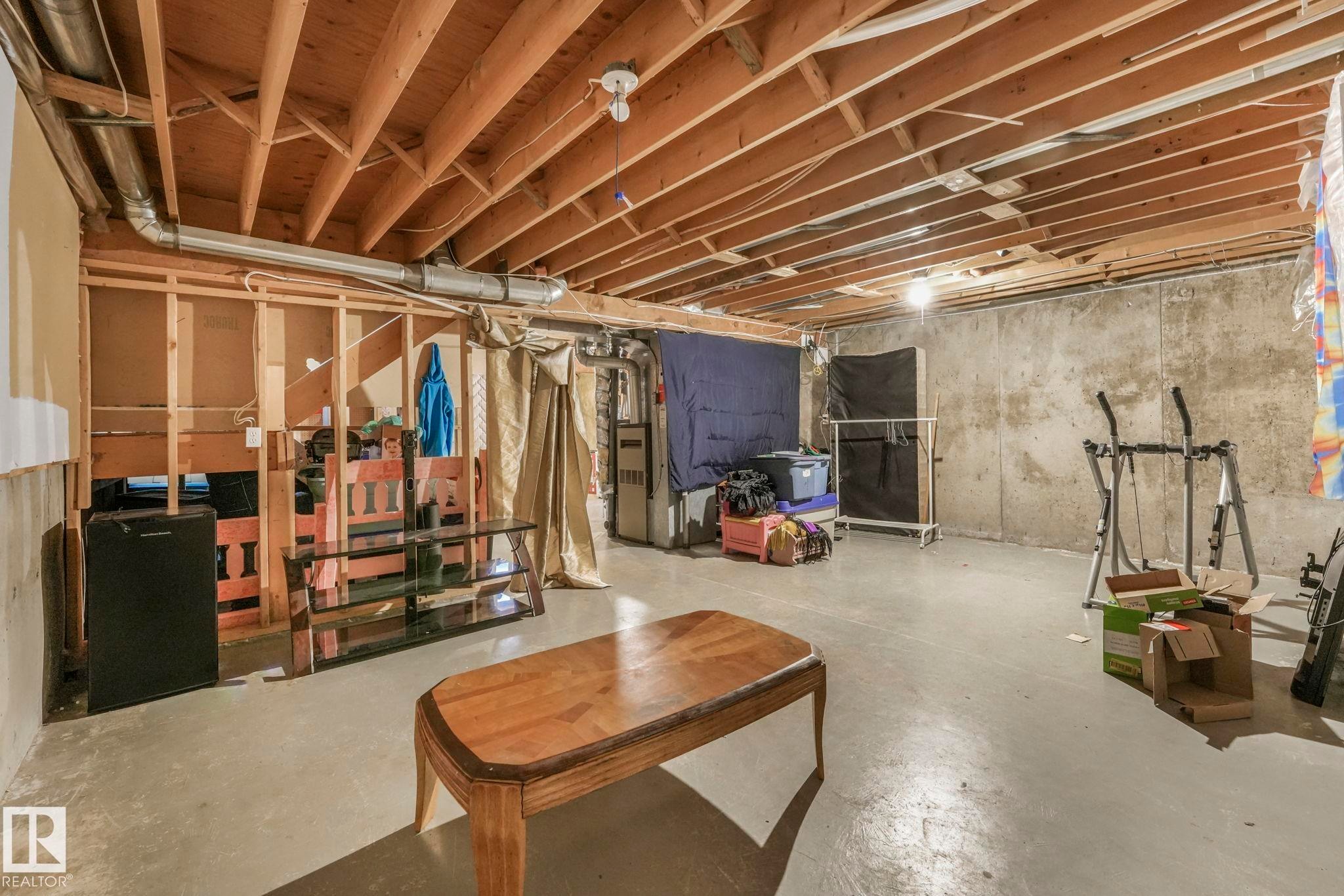 View of unfinished below grade area - 11811 32A Avenue, Edmonton, AB - Indoor Photo Showing Basement