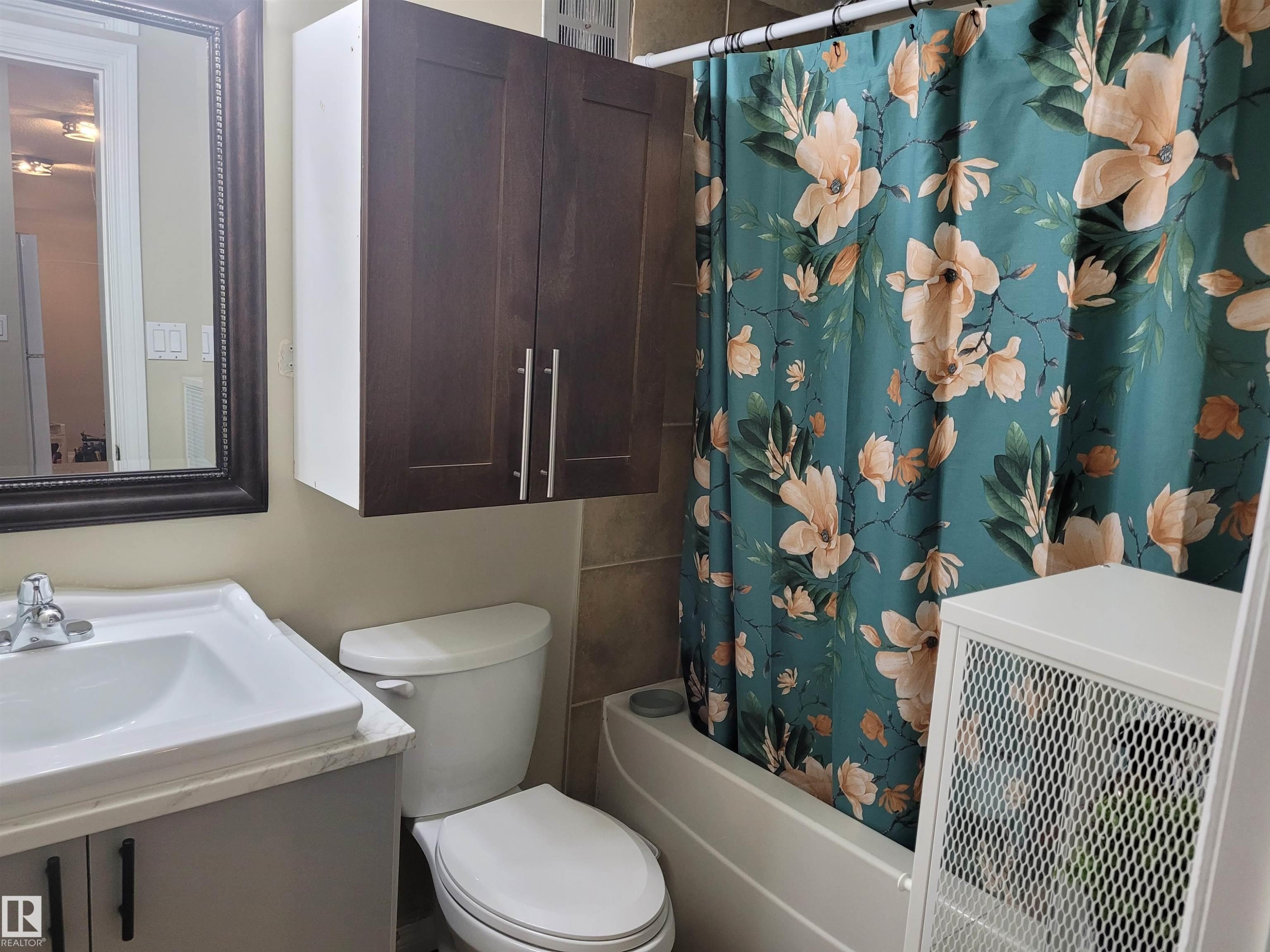 102 12223 82 Street, Edmonton, AB - Indoor Photo Showing Bathroom