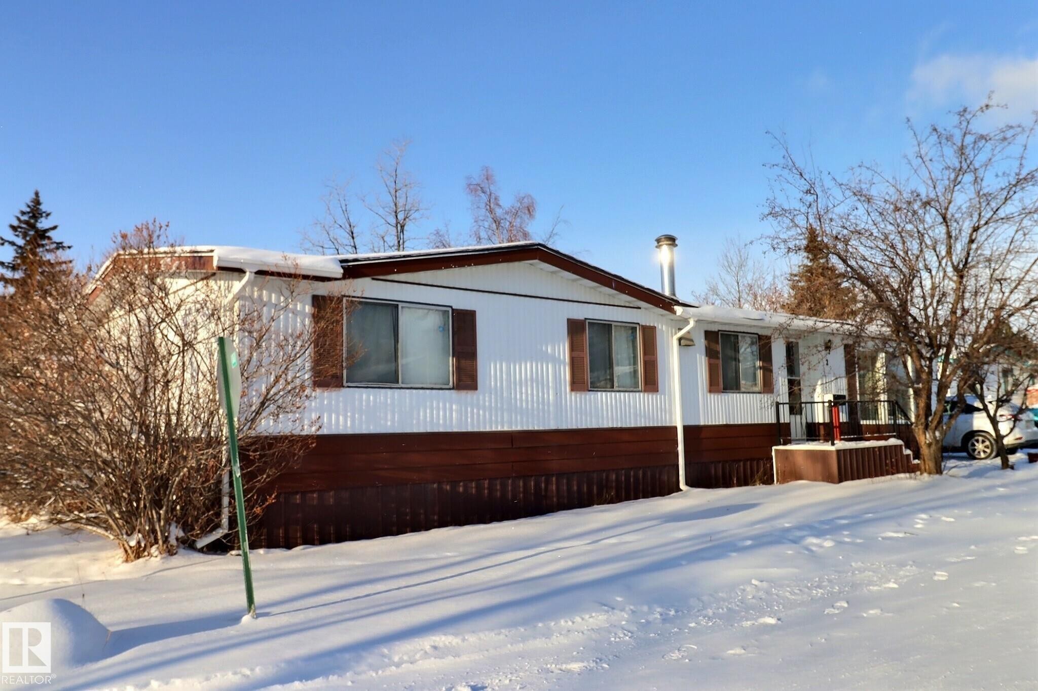 2 Willowdale Drive, Edmonton, AB - Outdoor