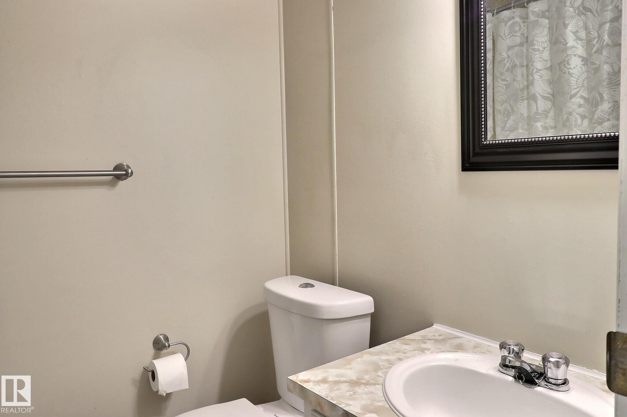 2 Willowdale Drive, Edmonton, AB - Indoor Photo Showing Bathroom
