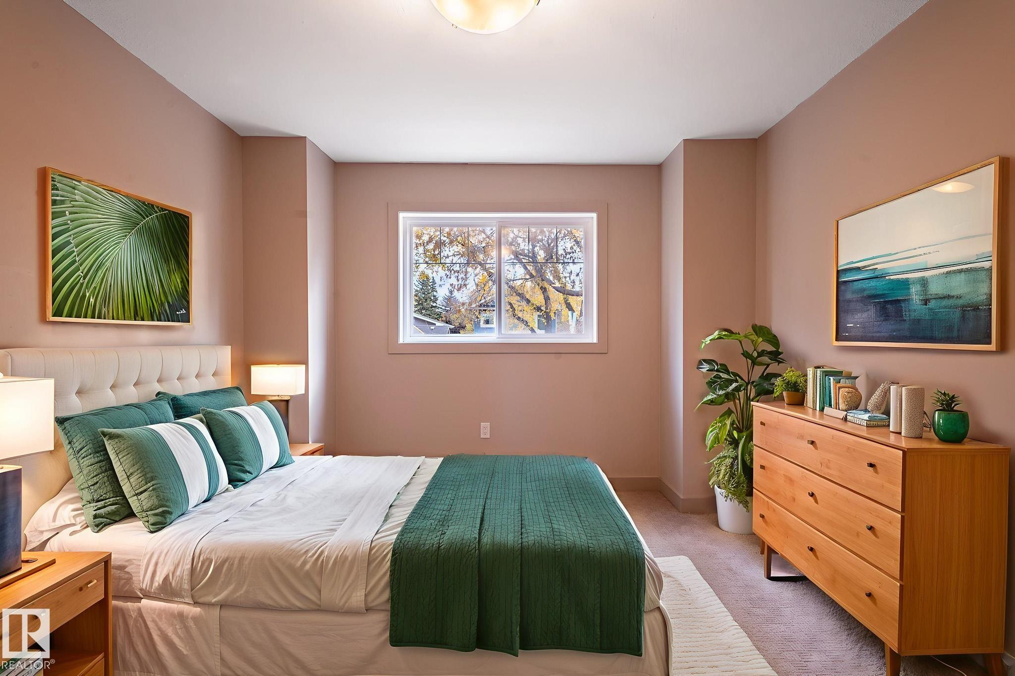 12126 65 Street, Edmonton, AB - Indoor Photo Showing Bedroom