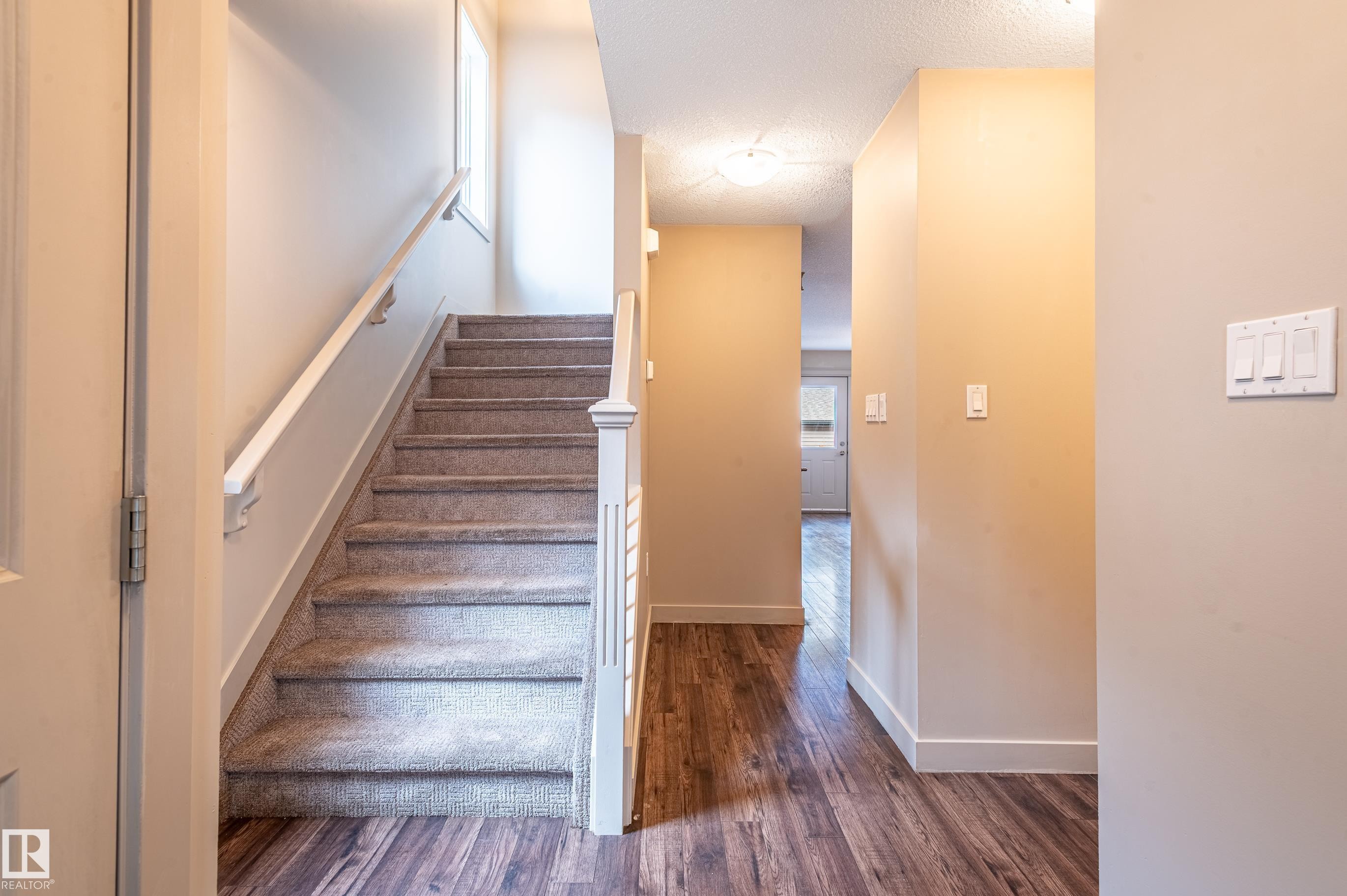 12126 65 Street, Edmonton, AB - Indoor Photo Showing Other Room