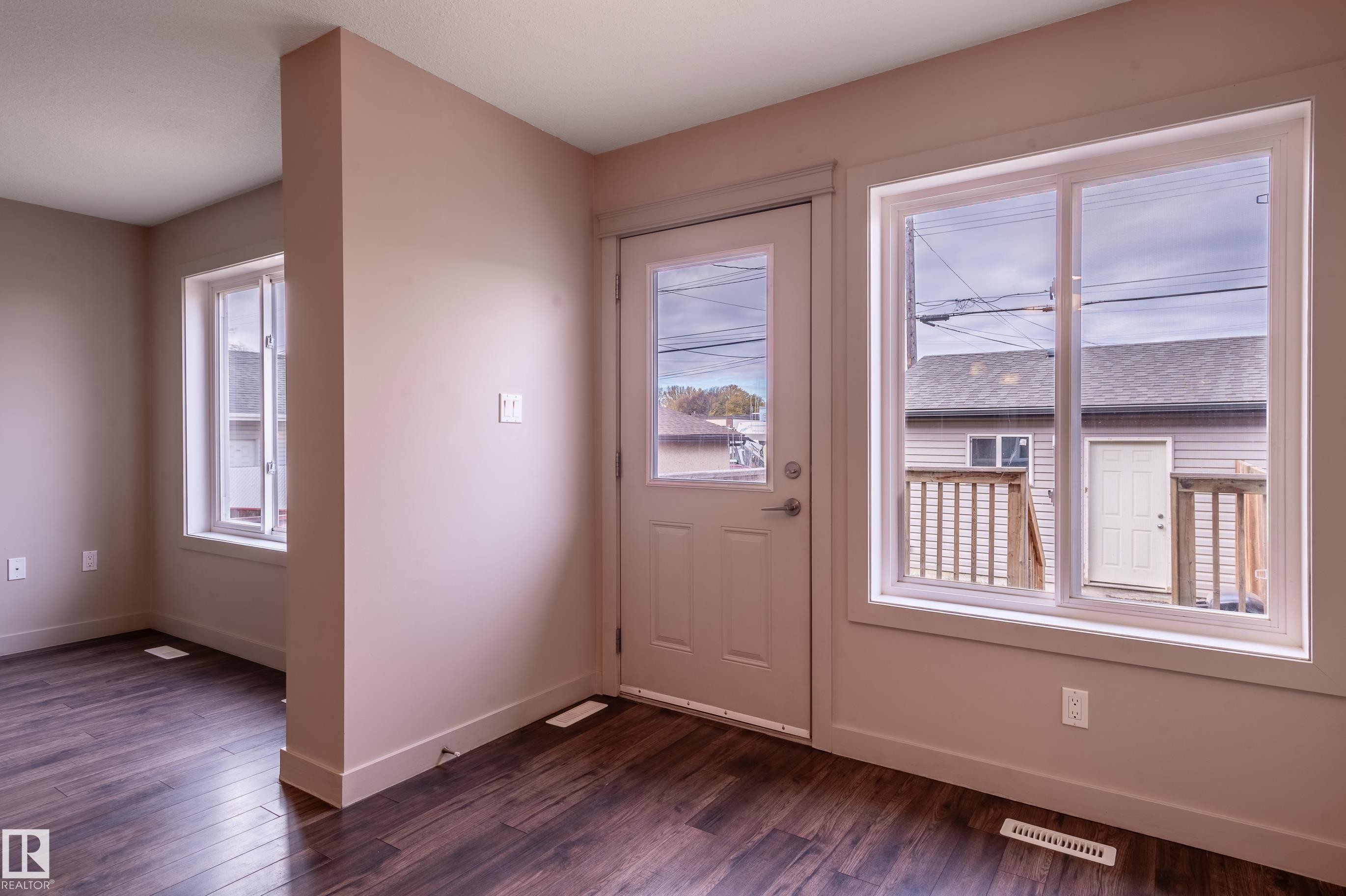 12126 65 Street, Edmonton, AB - Indoor Photo Showing Other Room