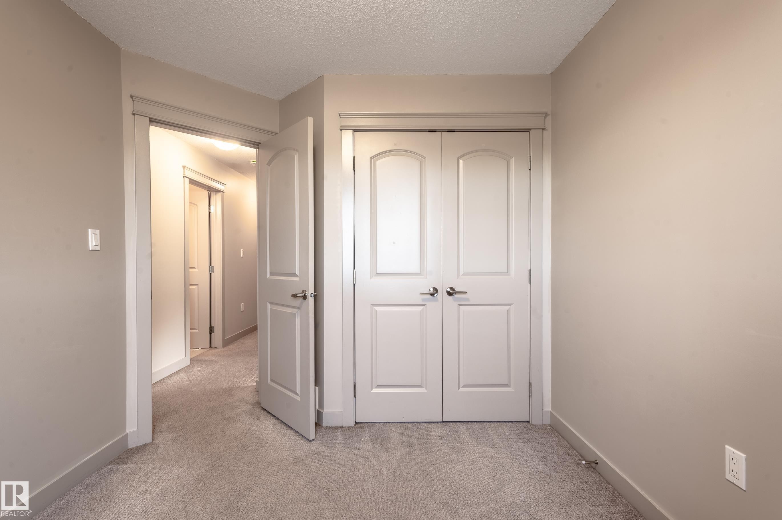 12126 65 Street, Edmonton, AB - Indoor Photo Showing Other Room