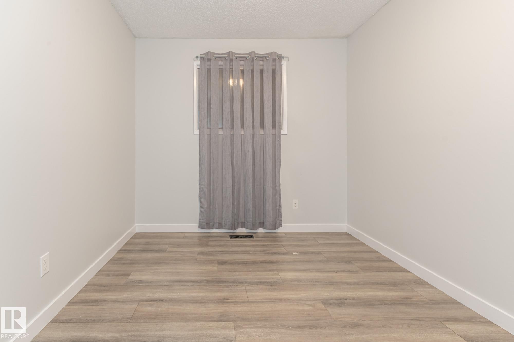 13524 66 Street, Edmonton, AB - Indoor Photo Showing Other Room