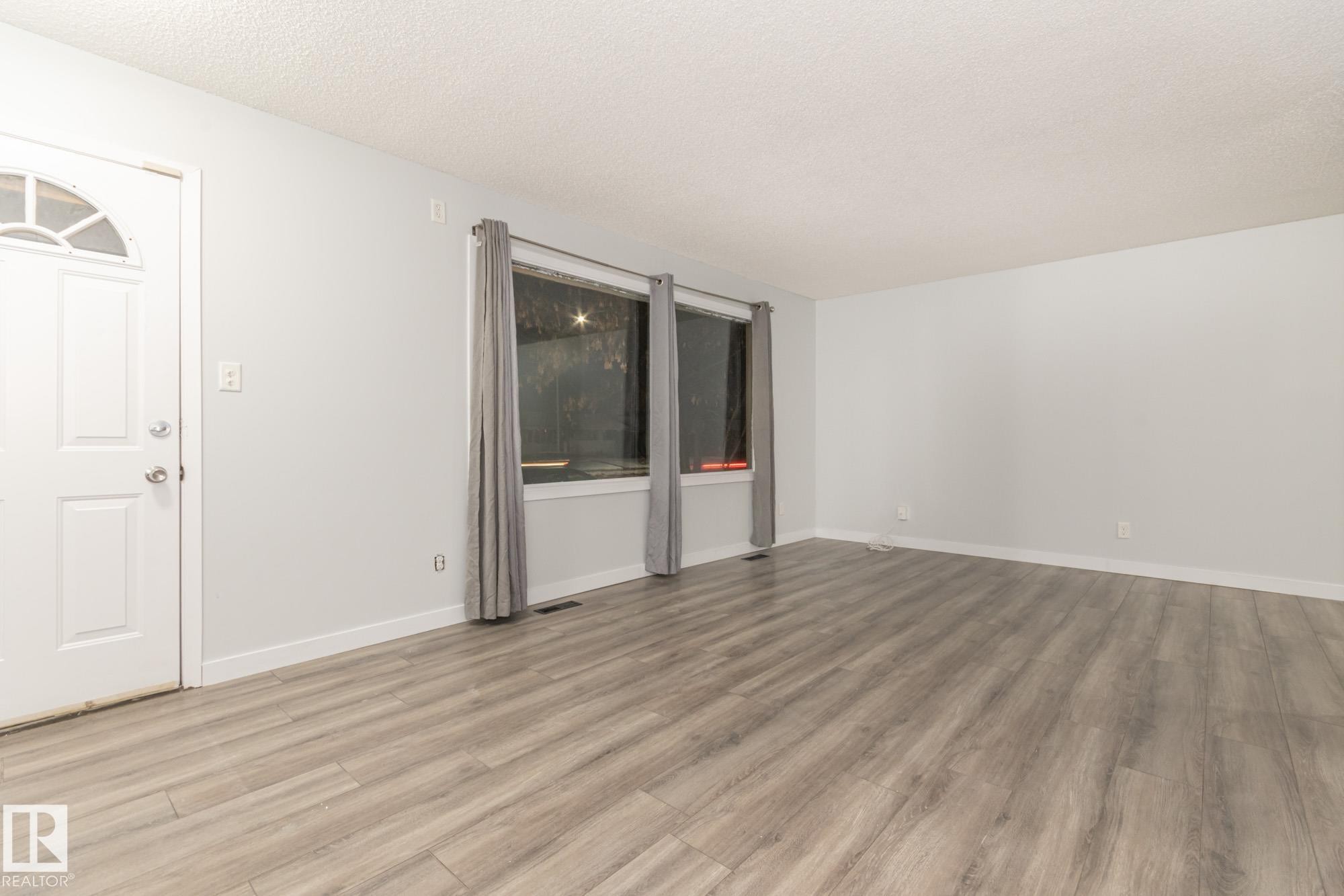 13524 66 Street, Edmonton, AB - Indoor Photo Showing Other Room