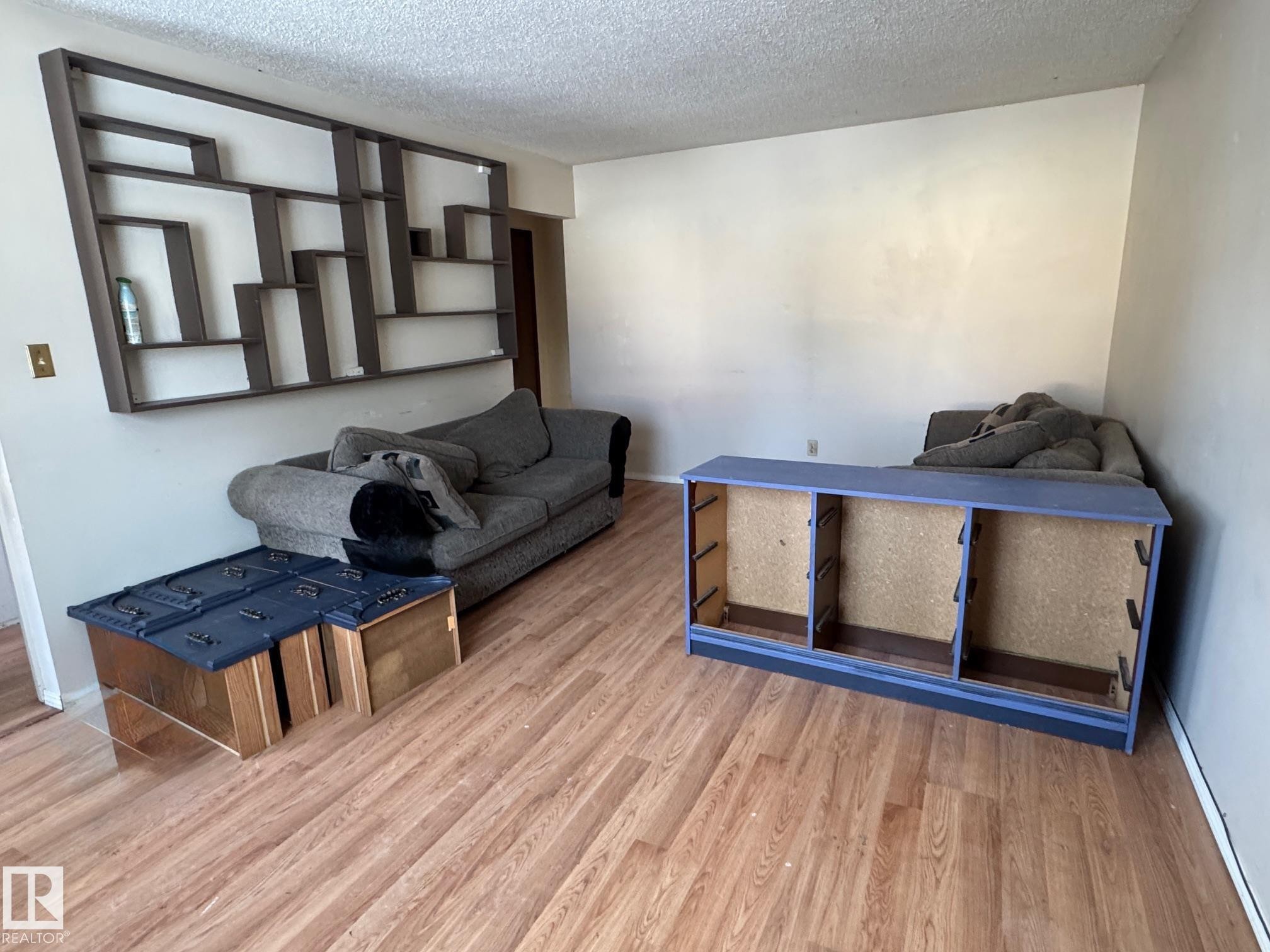 4204 42 Avenue, Stony Plain, AB - Indoor