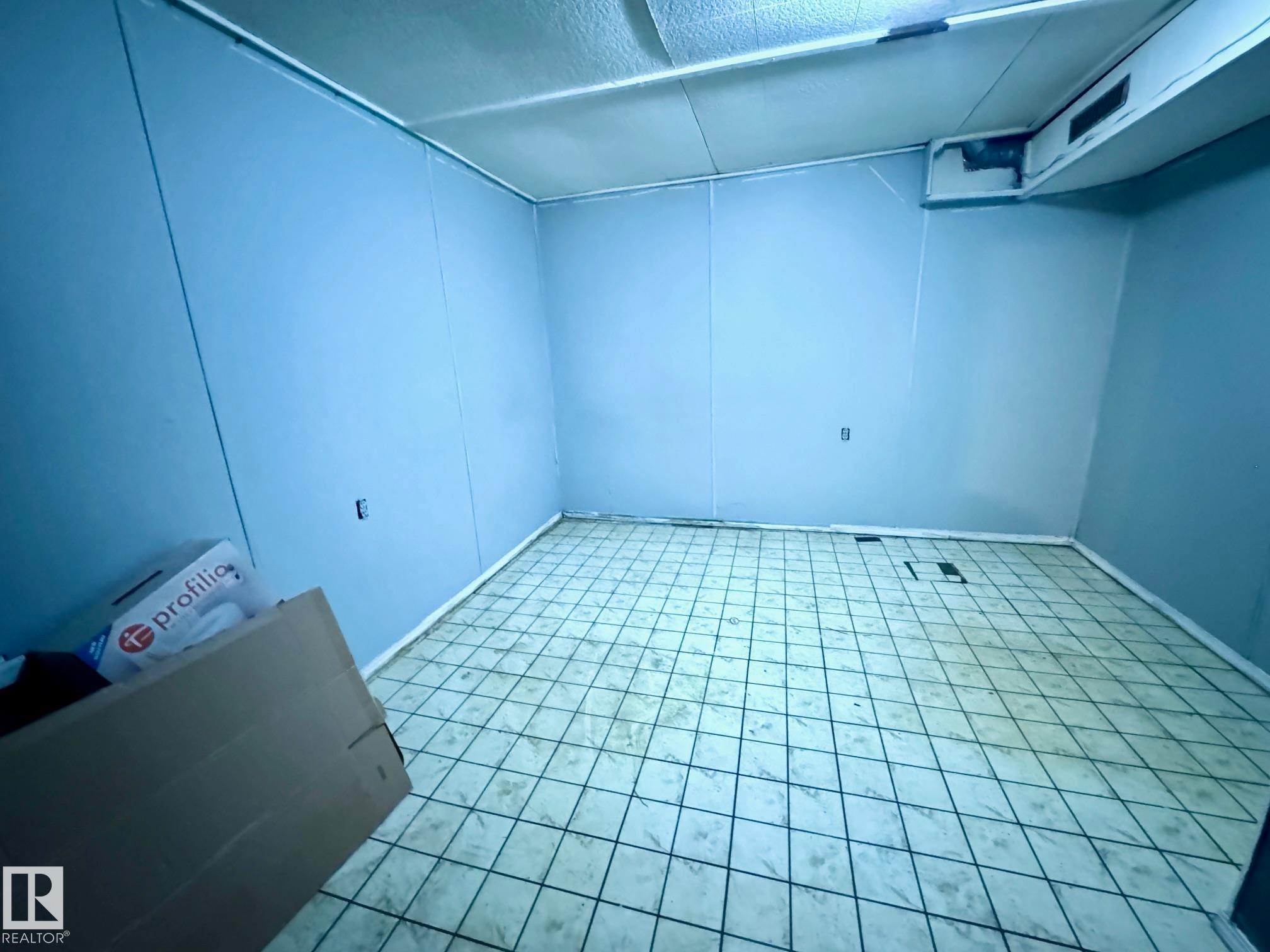 4204 42 Avenue, Stony Plain, AB - Indoor