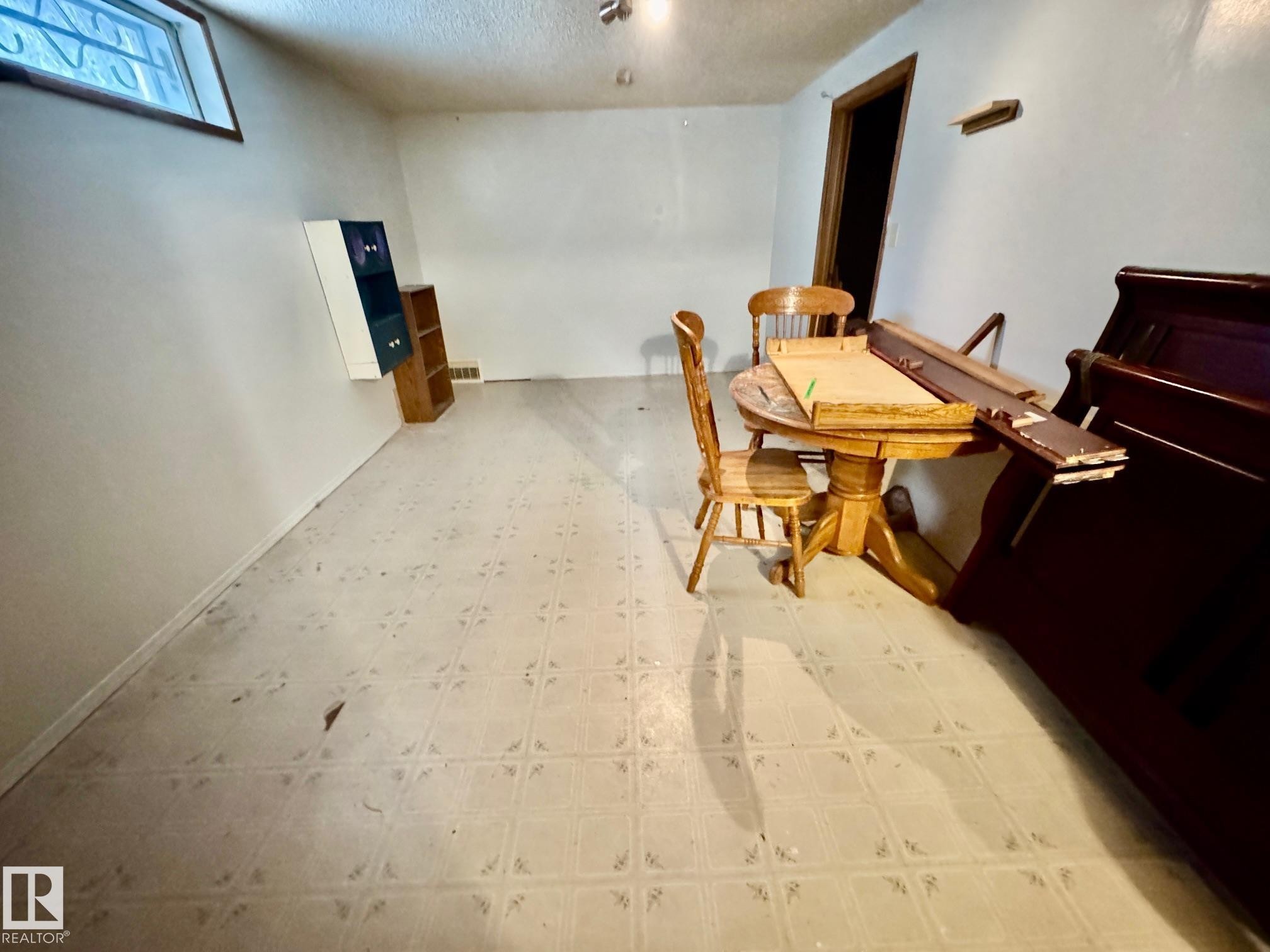 4204 42 Avenue, Stony Plain, AB - Indoor Photo Showing Other Room