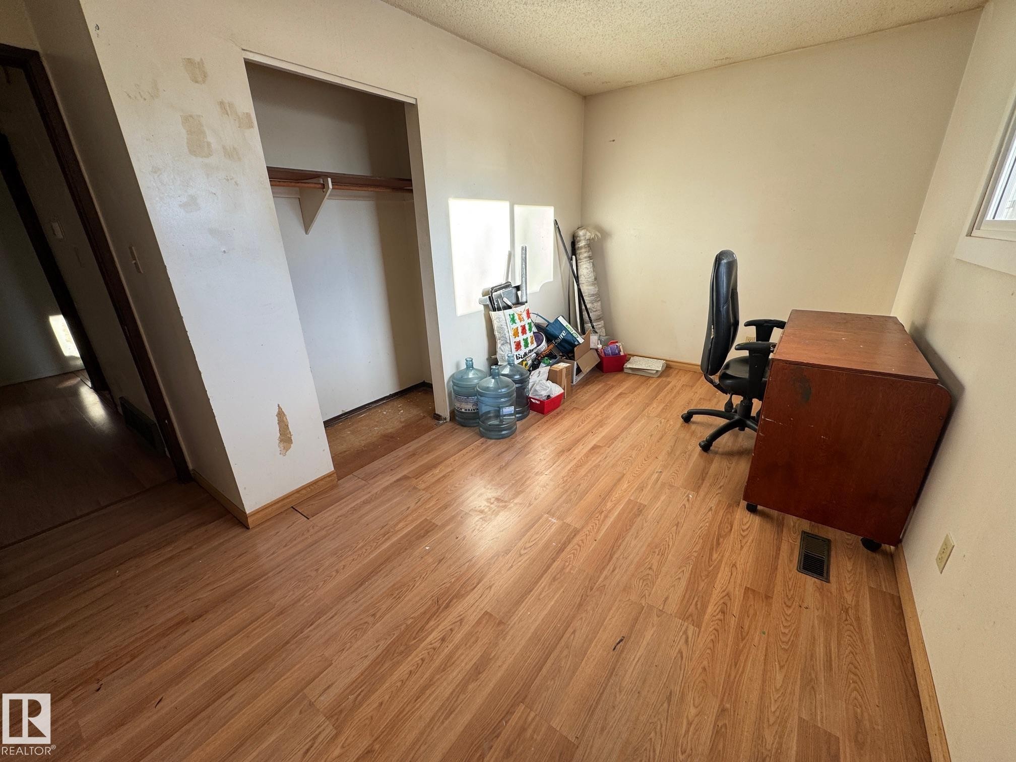 4204 42 Avenue, Stony Plain, AB - Indoor Photo Showing Other Room