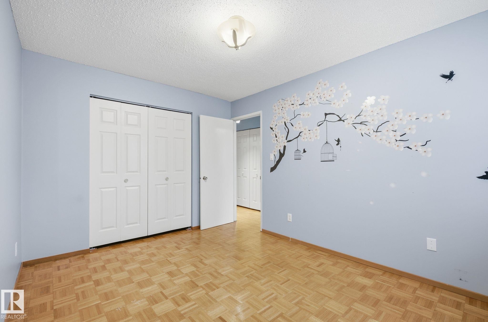 Edmonton, AB - Indoor Photo Showing Other Room