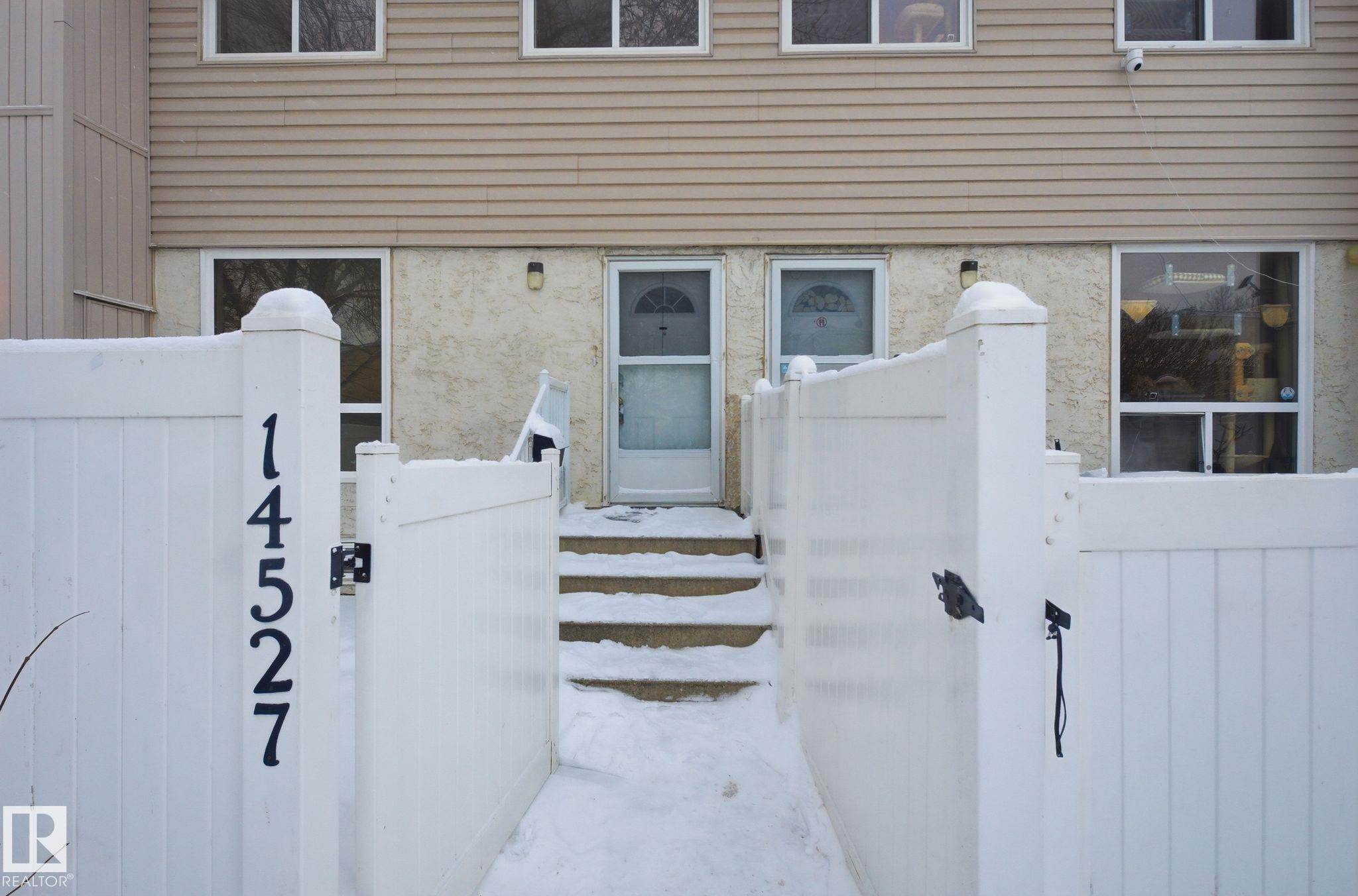 Edmonton, AB - Outdoor