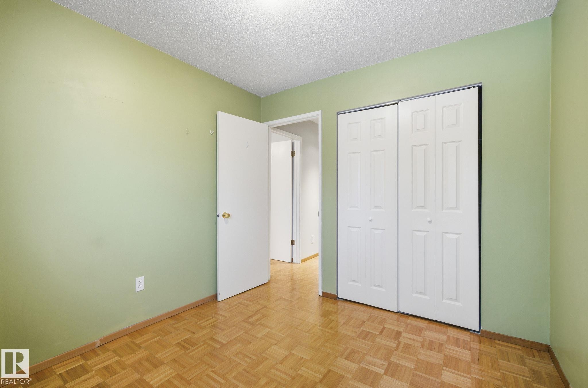 Edmonton, AB - Indoor