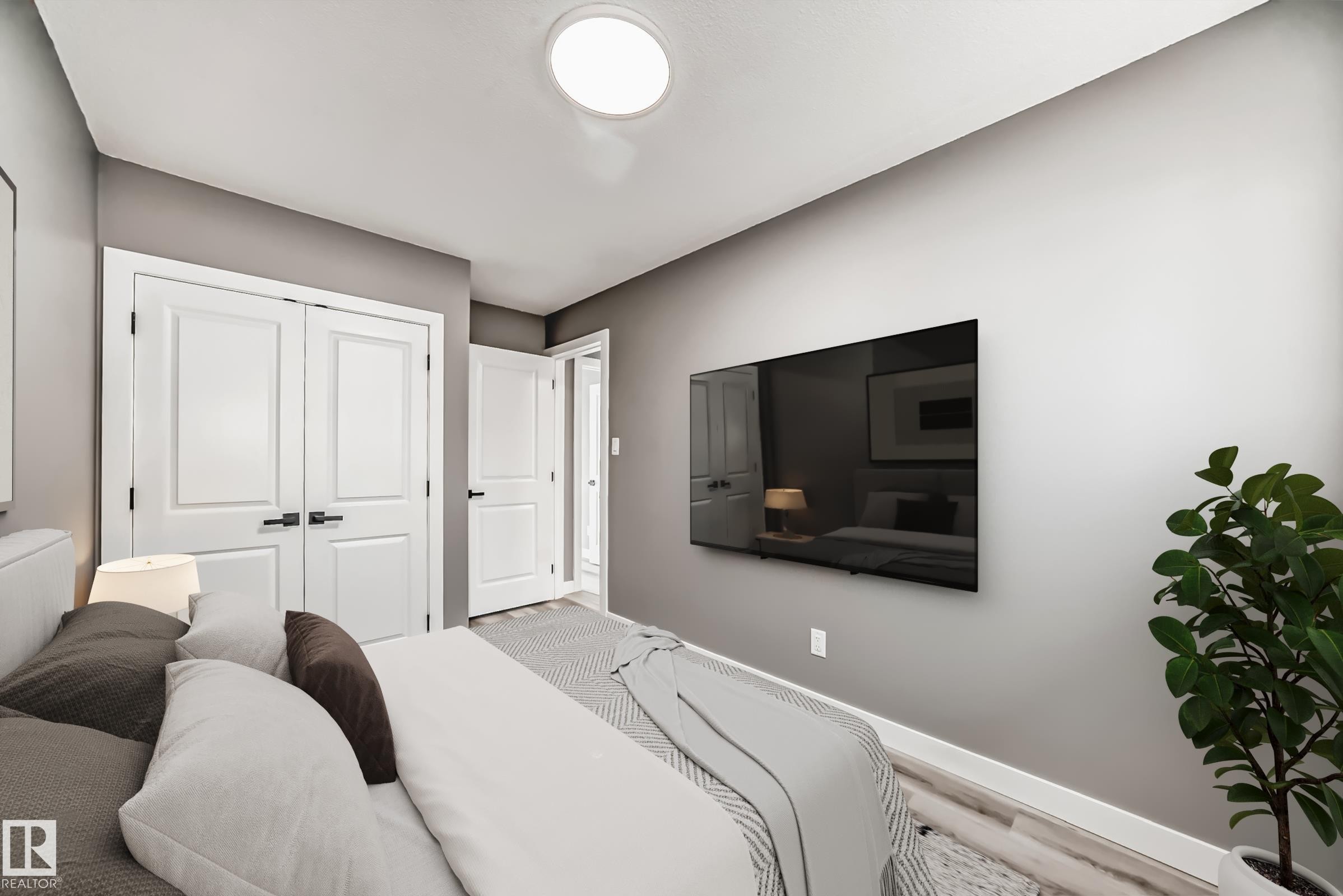 7011 135A Avenue, Edmonton, AB - Indoor Photo Showing Bedroom