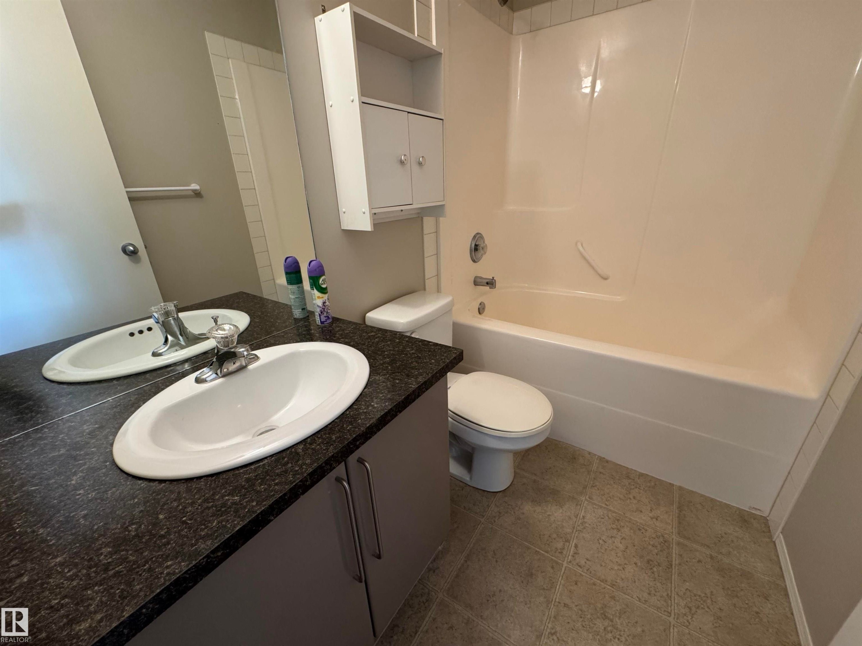 28 70 Cavan Road, Sherwood Park, AB - Indoor Photo Showing Bathroom