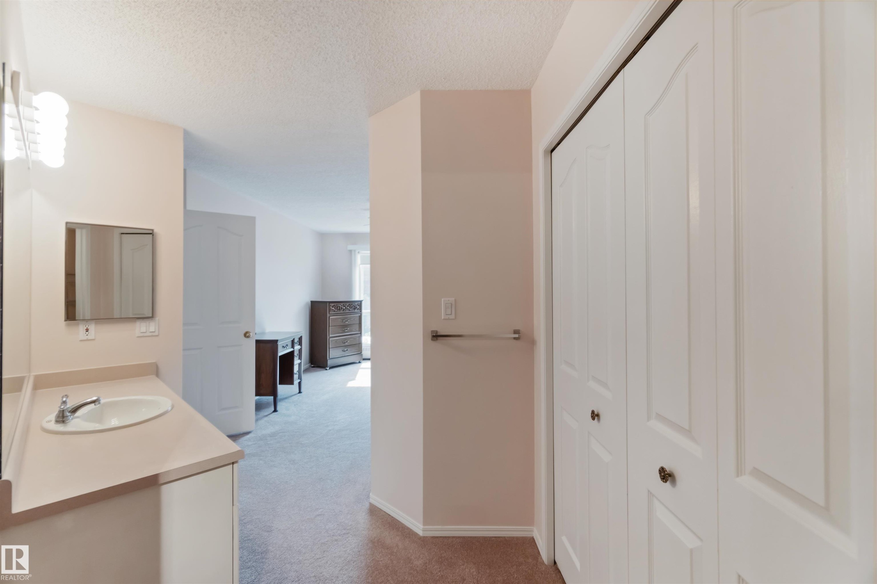 312 15499 Castle Downs Road, Edmonton, AB - Indoor