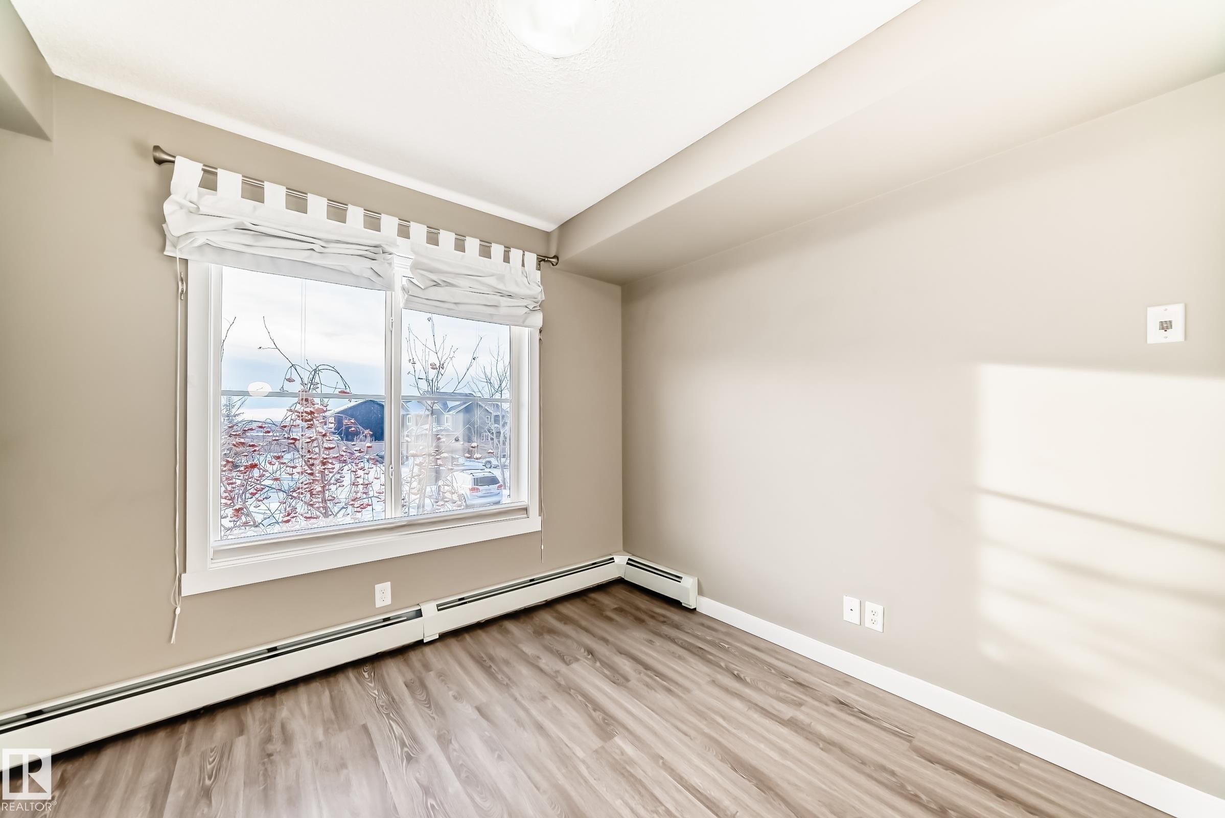 226 1510 Watt Drive, Edmonton, AB - Indoor Photo Showing Other Room