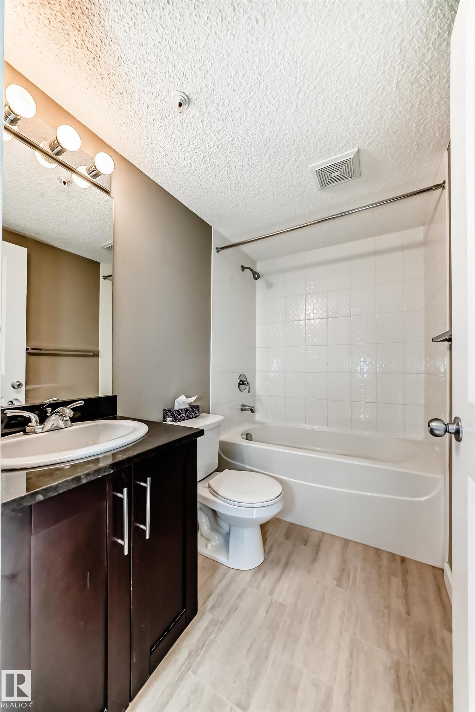 226 1510 Watt Drive, Edmonton, AB - Indoor Photo Showing Bathroom