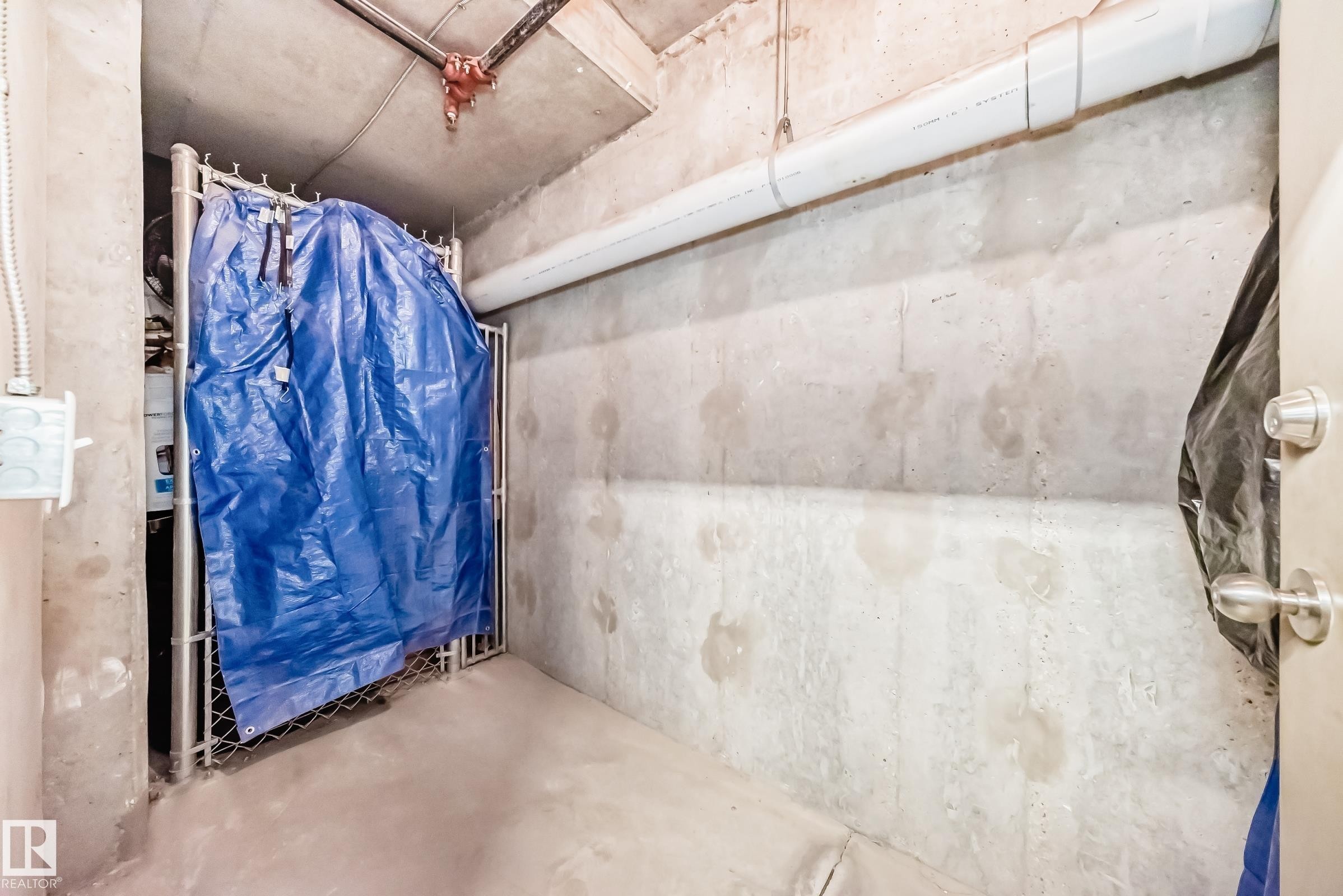 226 1510 Watt Drive, Edmonton, AB - Indoor With Storage