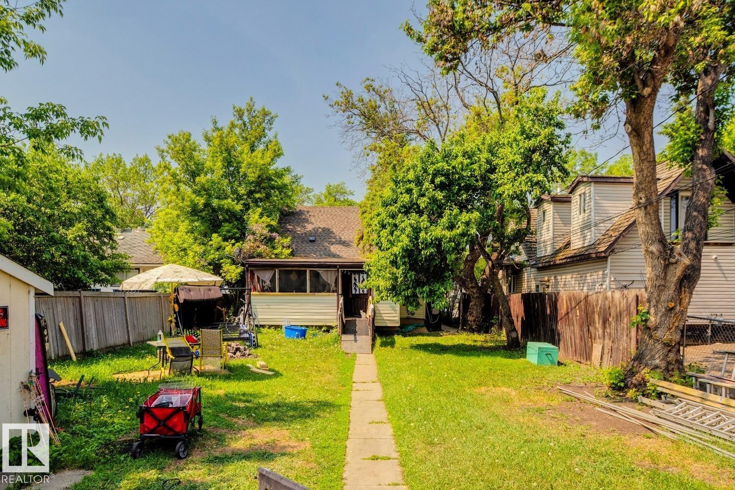 12219 107 Street, Edmonton, AB - Outdoor